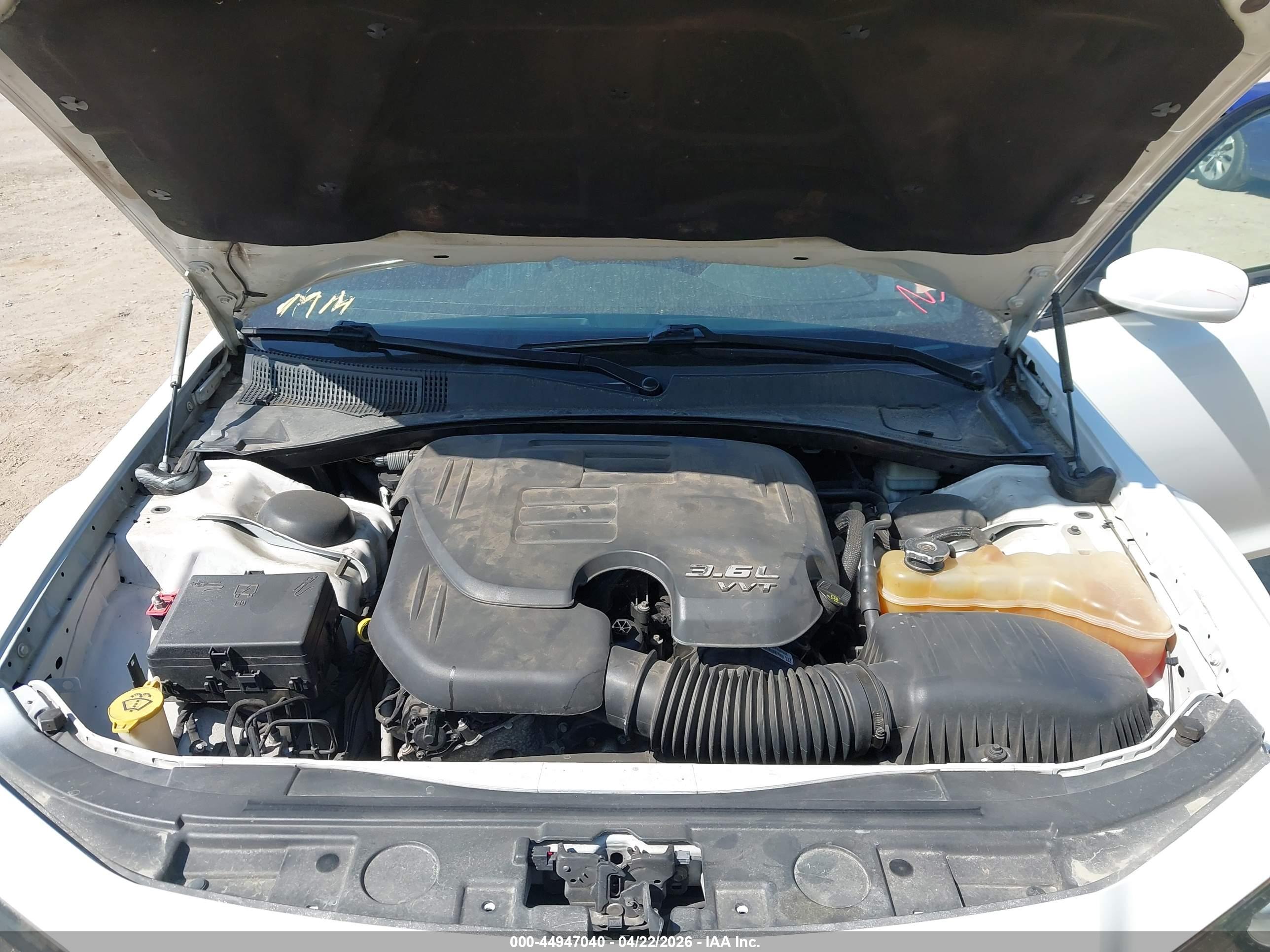 CHRYSLER 300 image 10