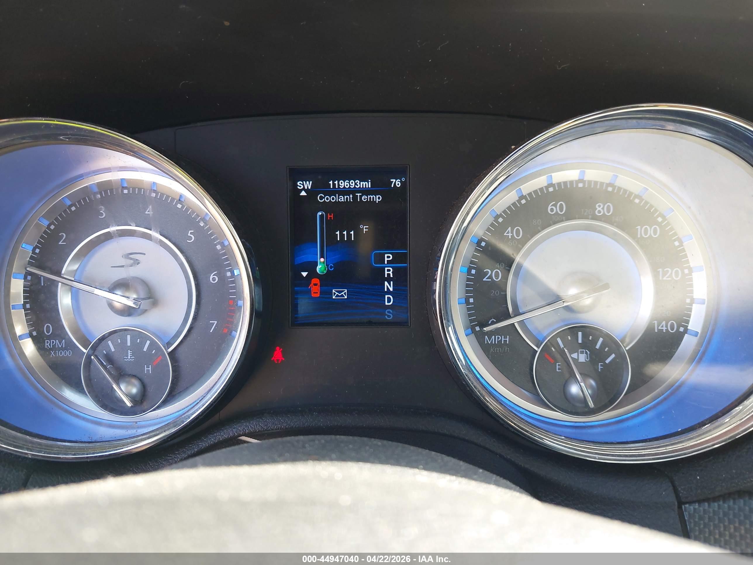 CHRYSLER 300 image 7