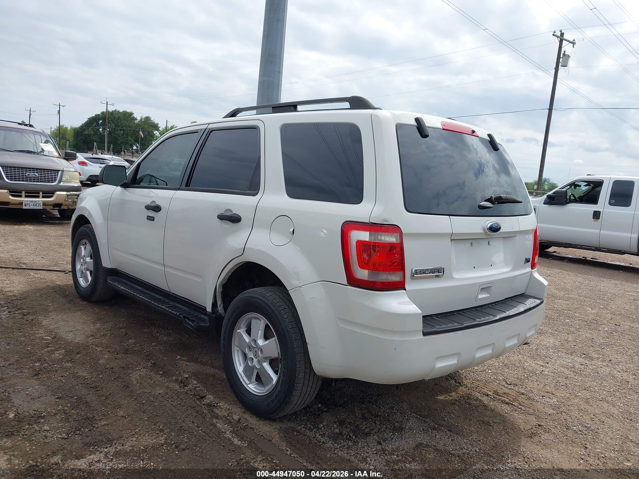 FORD ESCAPE image 3
