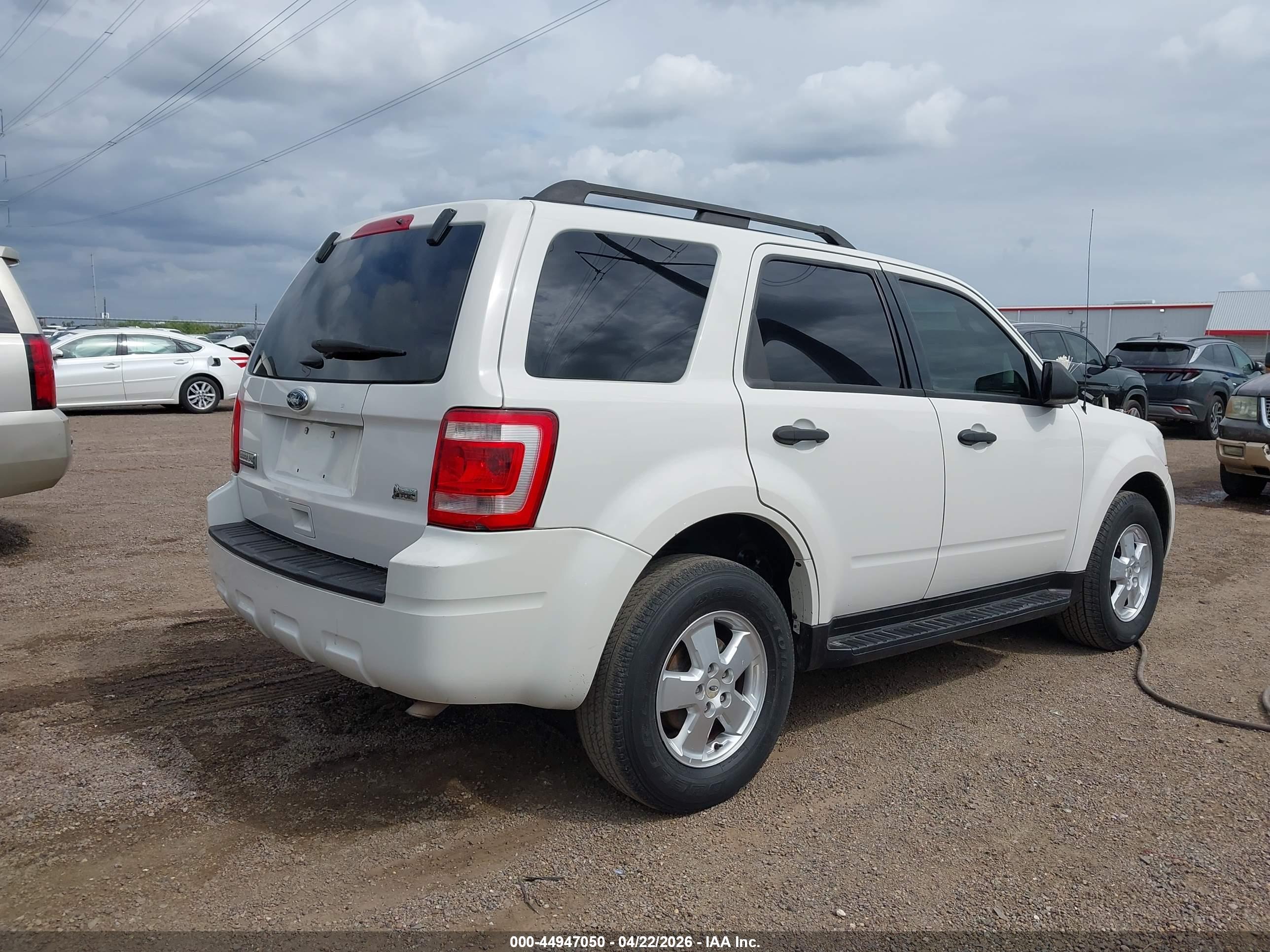 FORD ESCAPE image 4