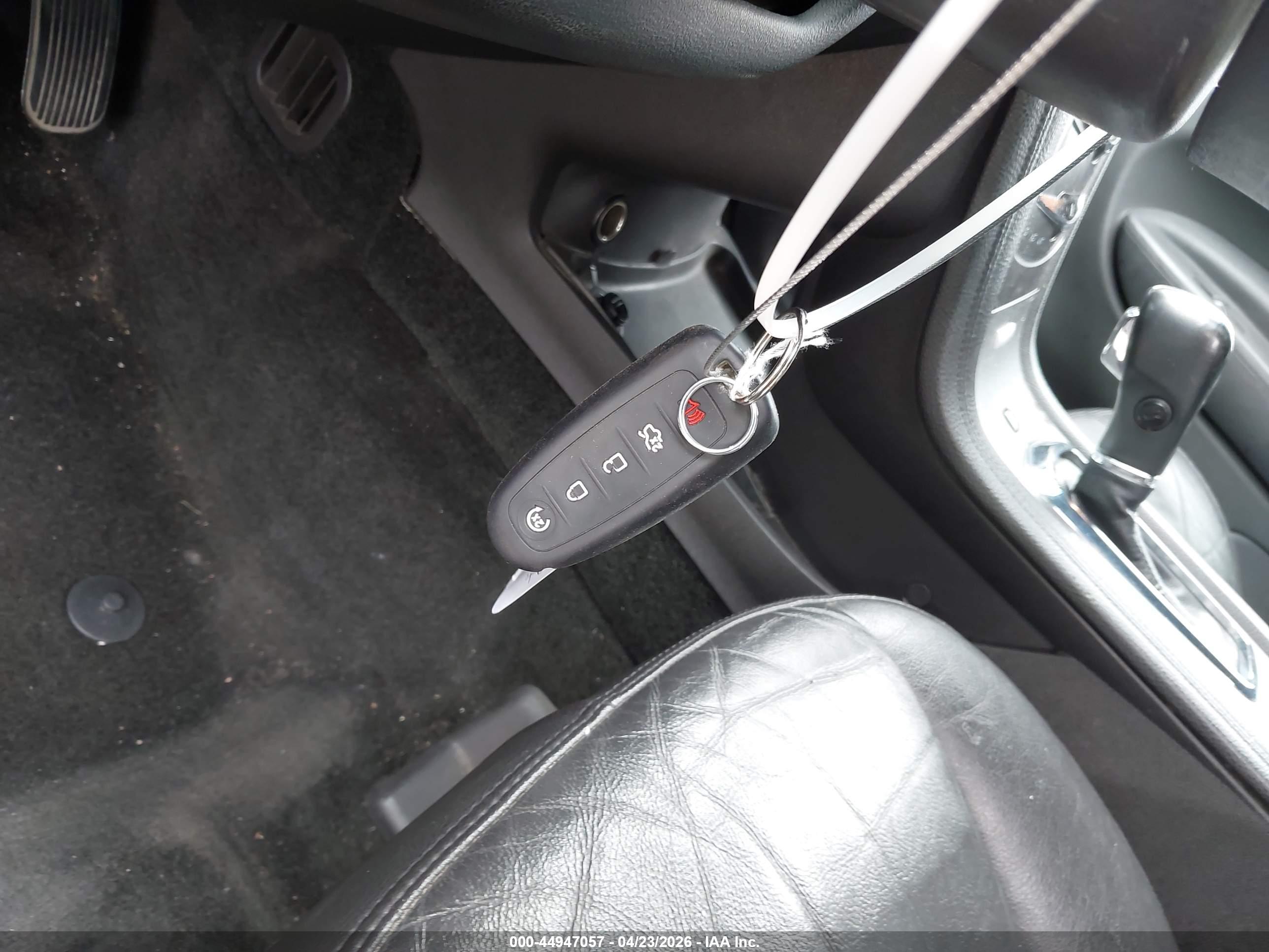LINCOLN MKT image 11