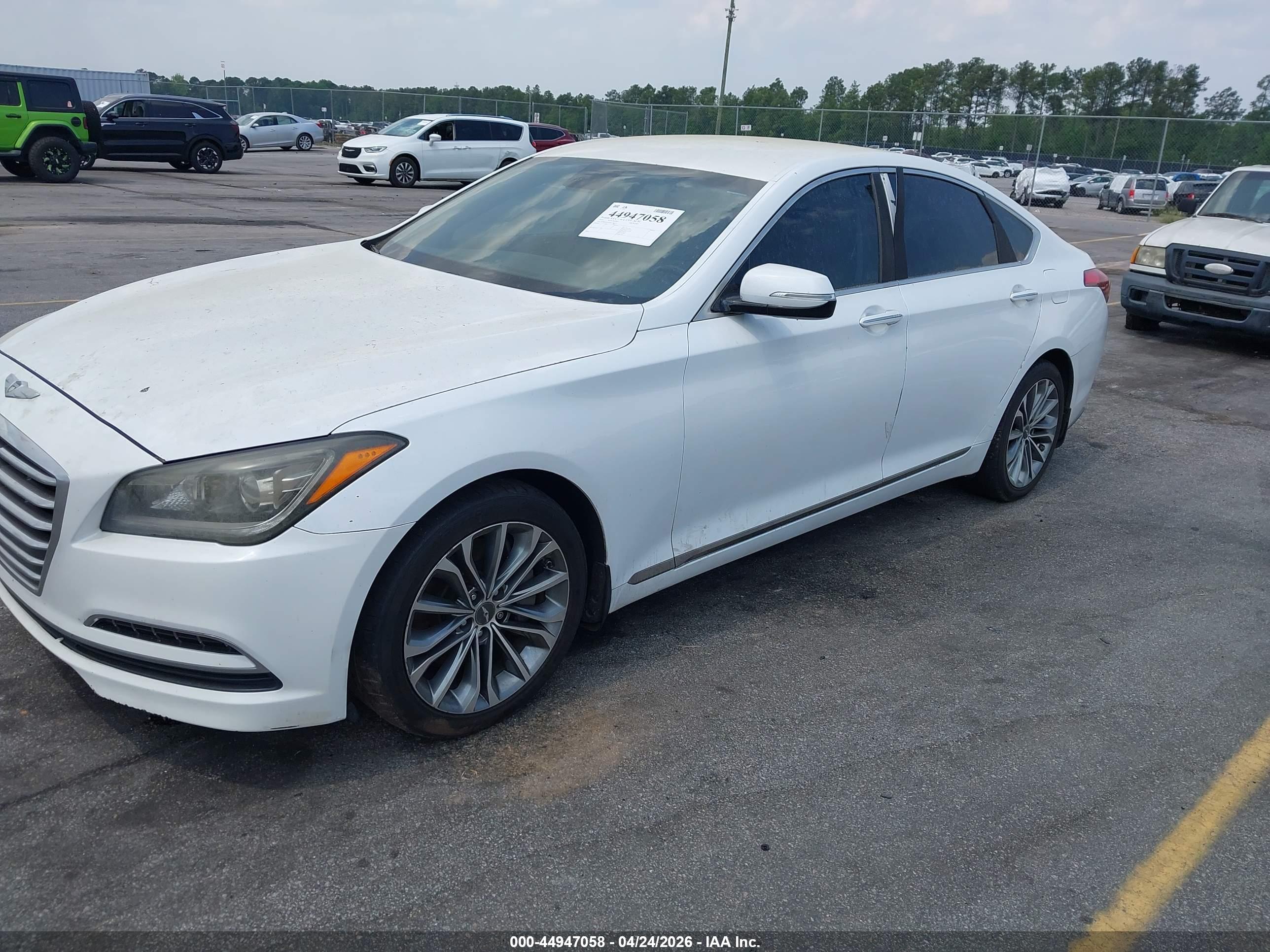 HYUNDAI GENESIS image 2