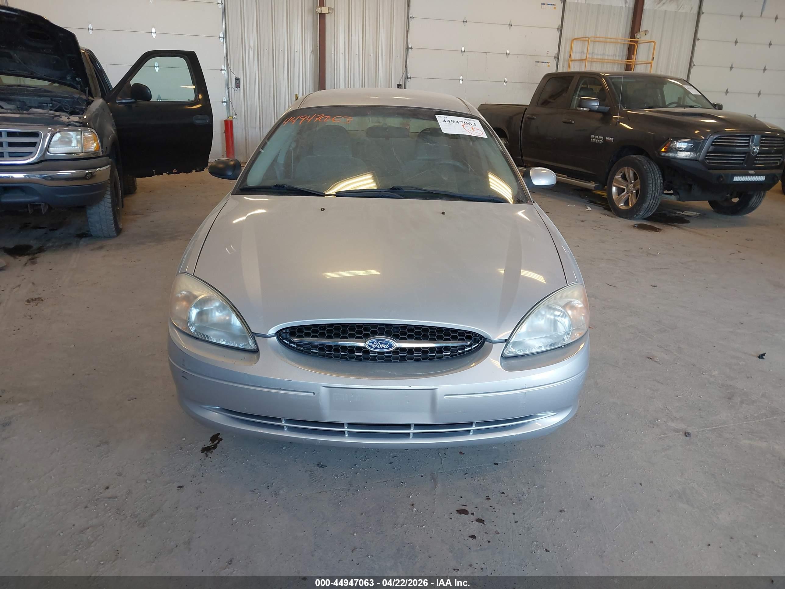 FORD TAURUS image 6