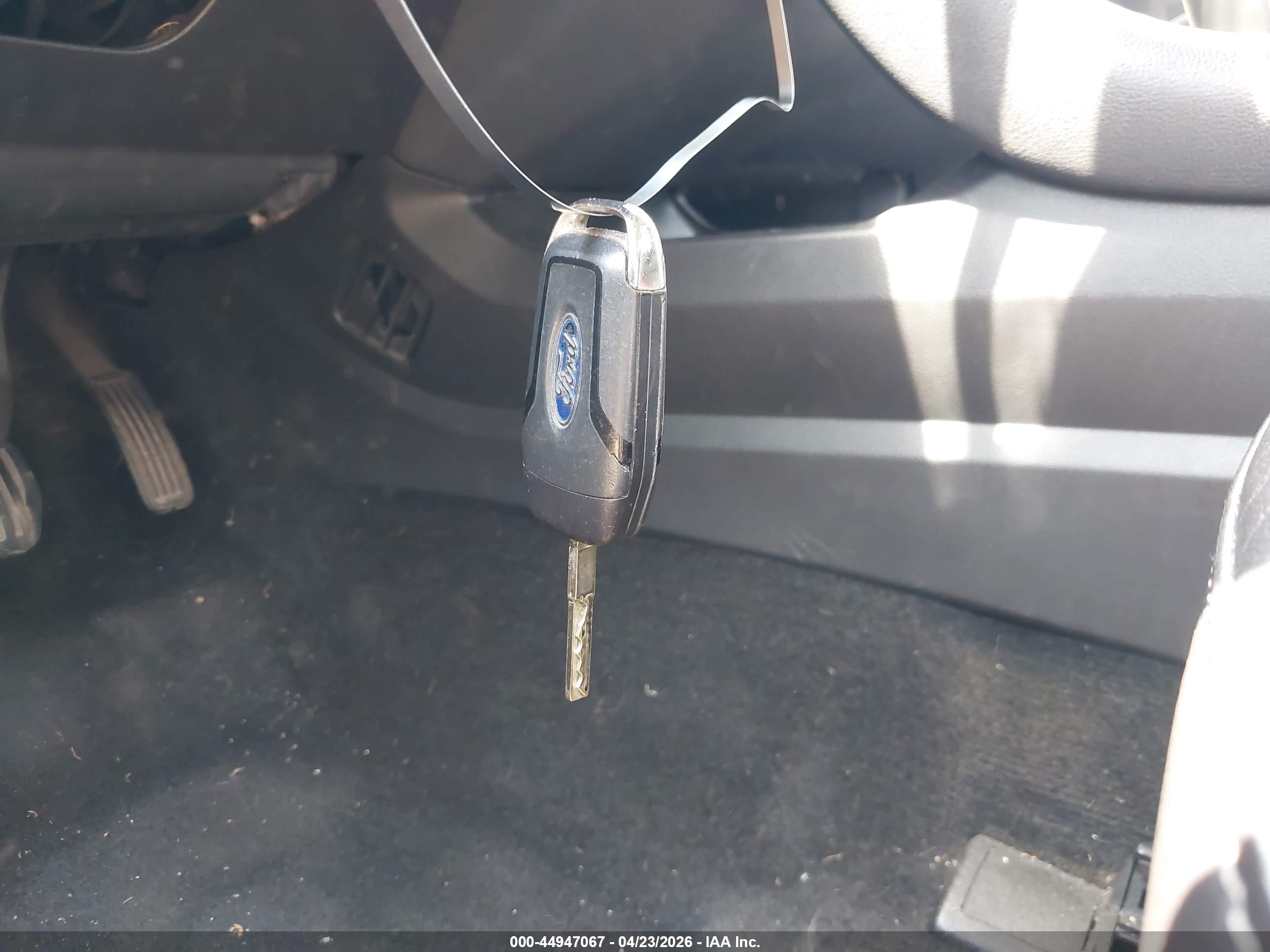 FORD FUSION image 11