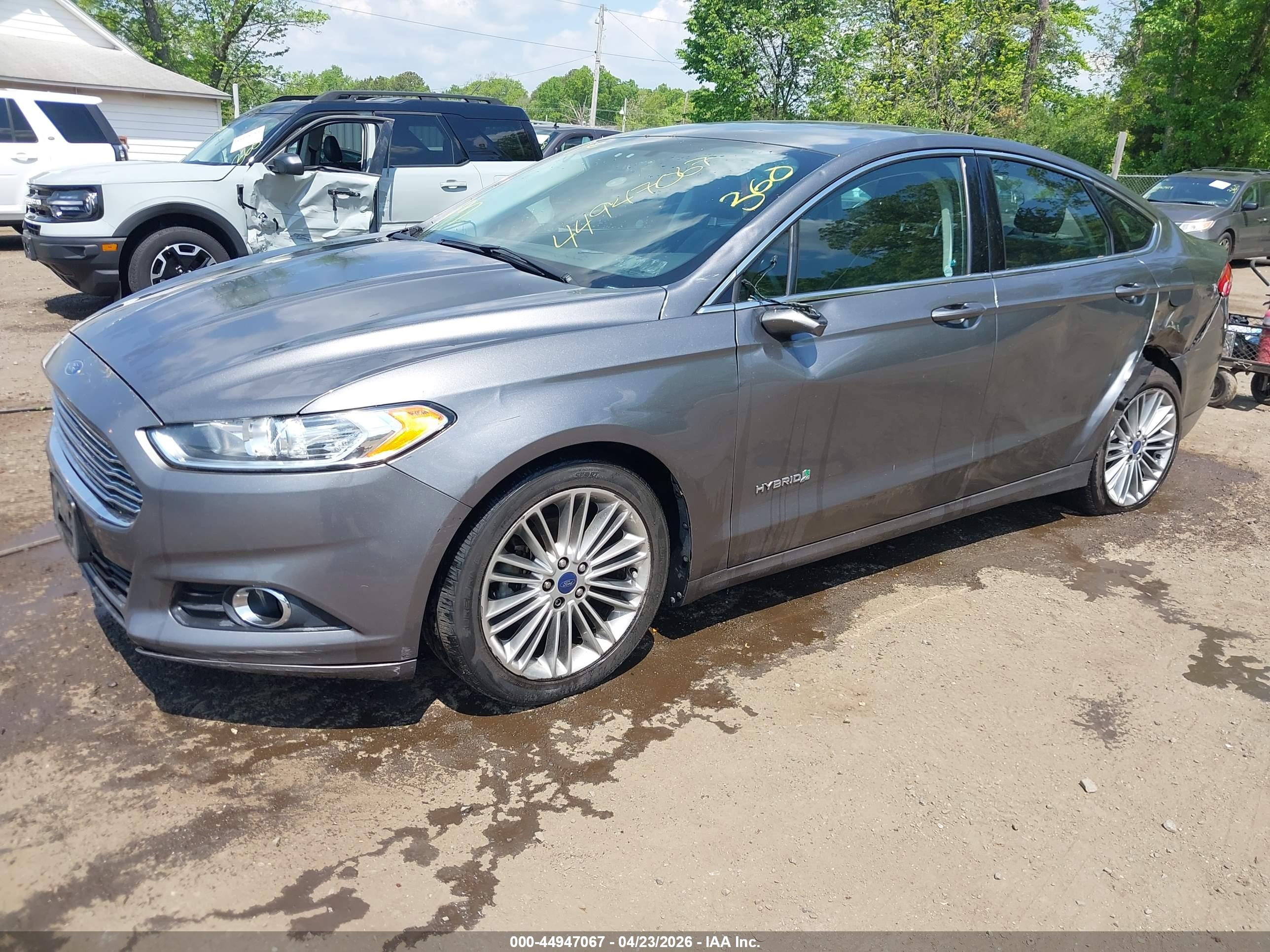 FORD FUSION image 2