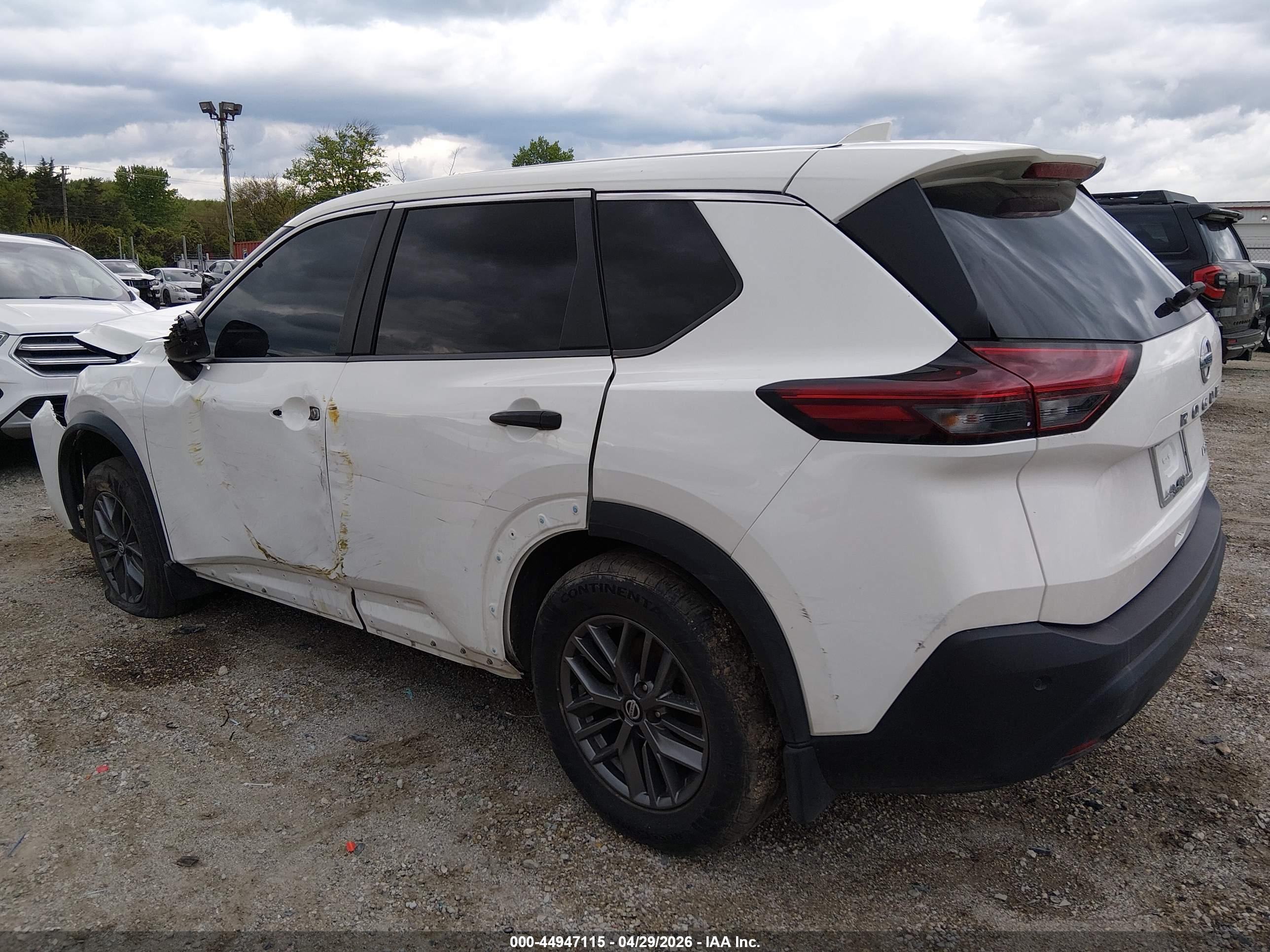 NISSAN ROGUE image 3