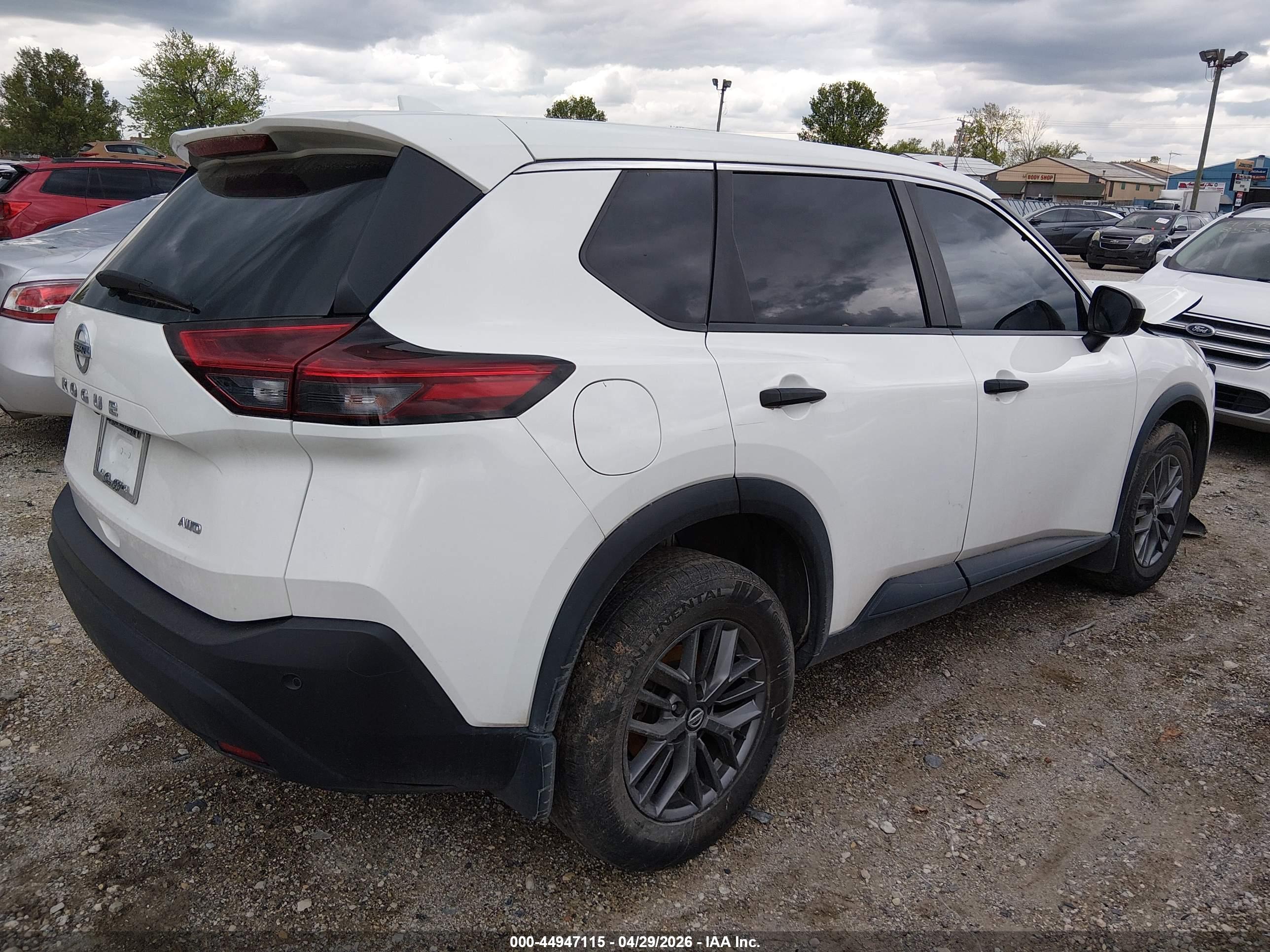 NISSAN ROGUE image 4