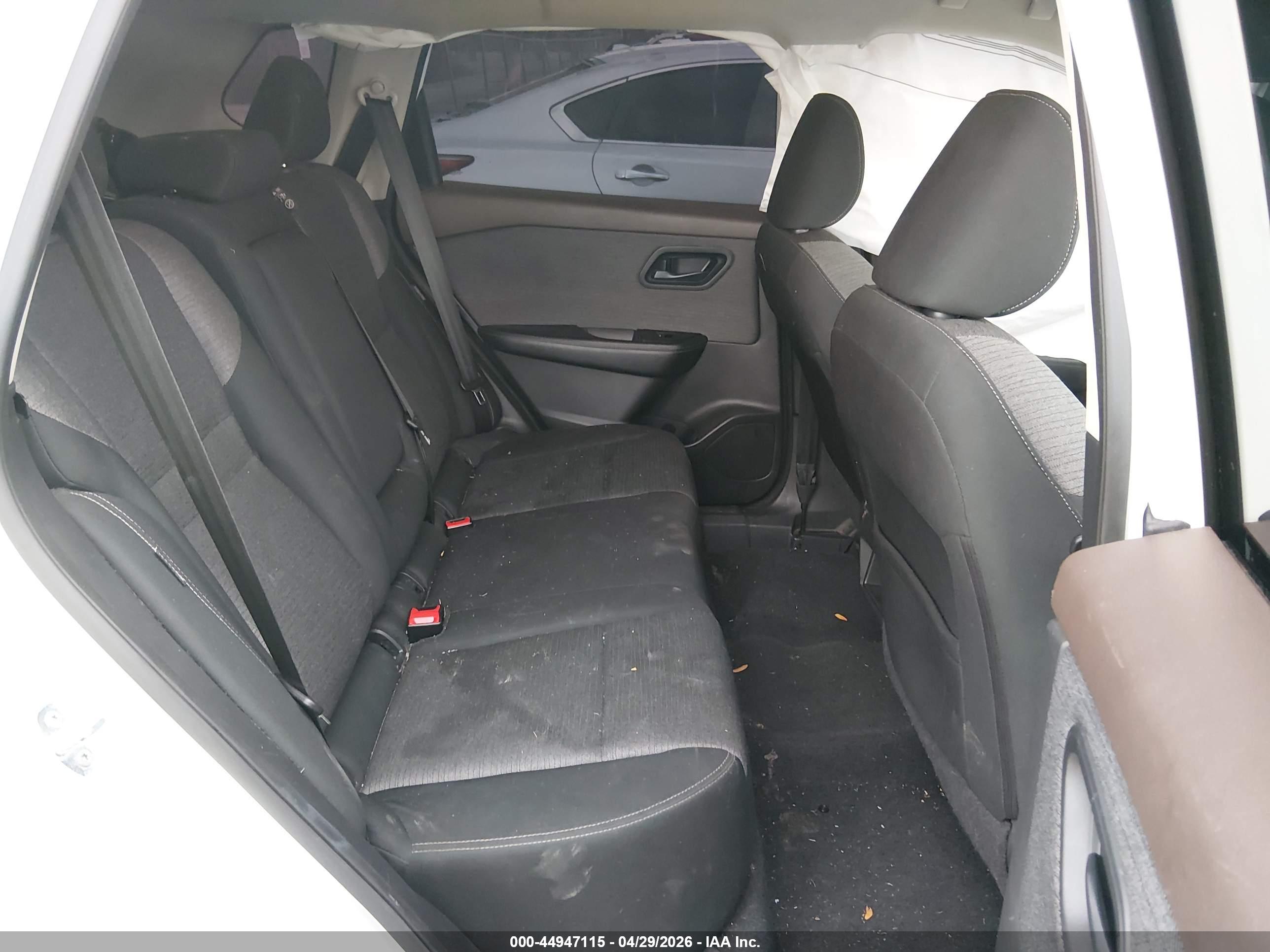 NISSAN ROGUE image 8