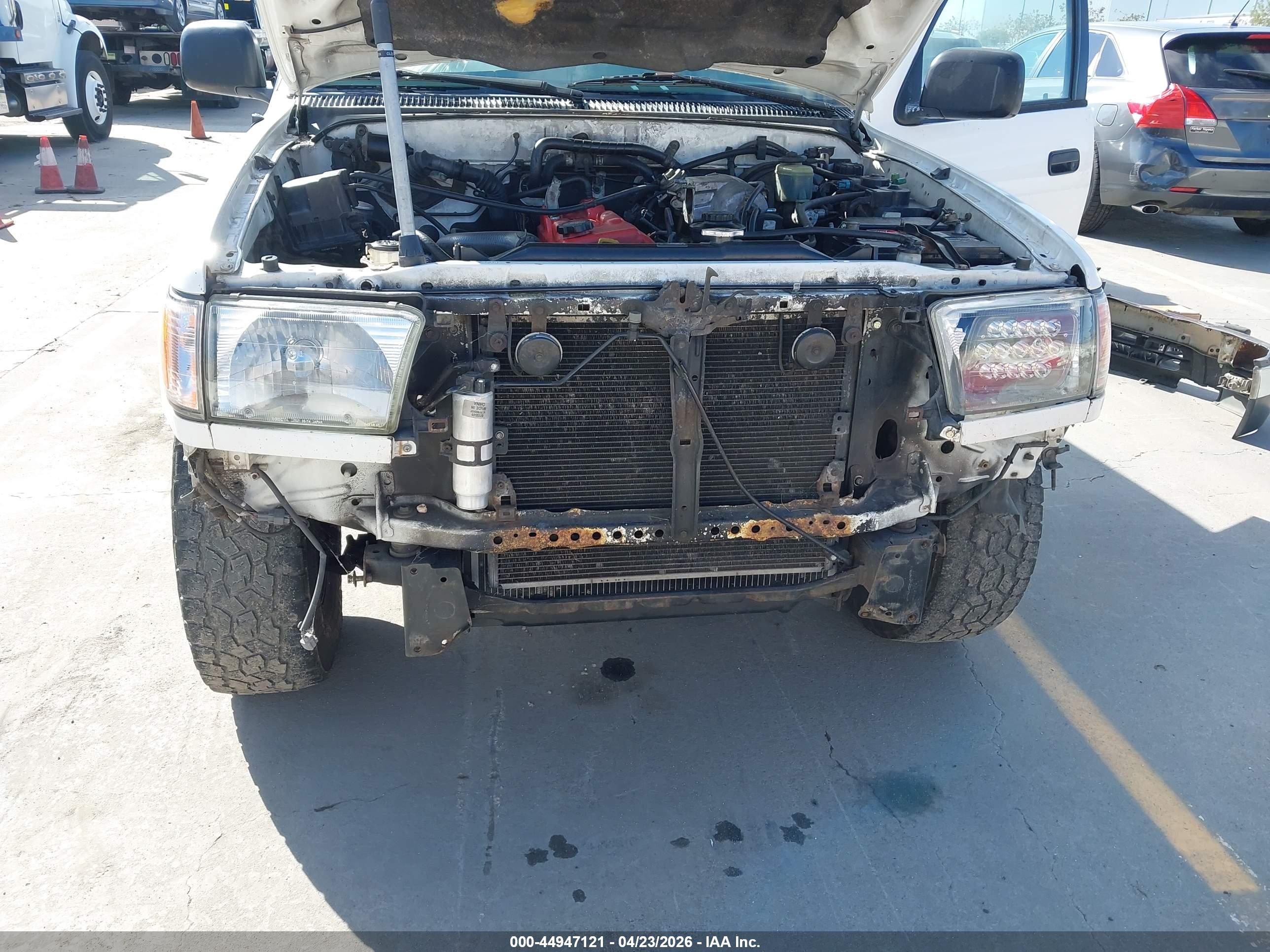 TOYOTA 4RUNNER image 6
