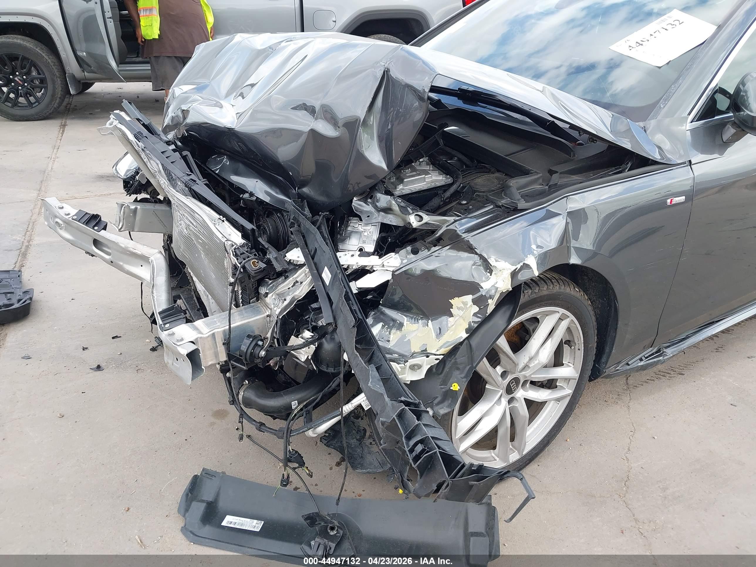 AUDI A4 image 6