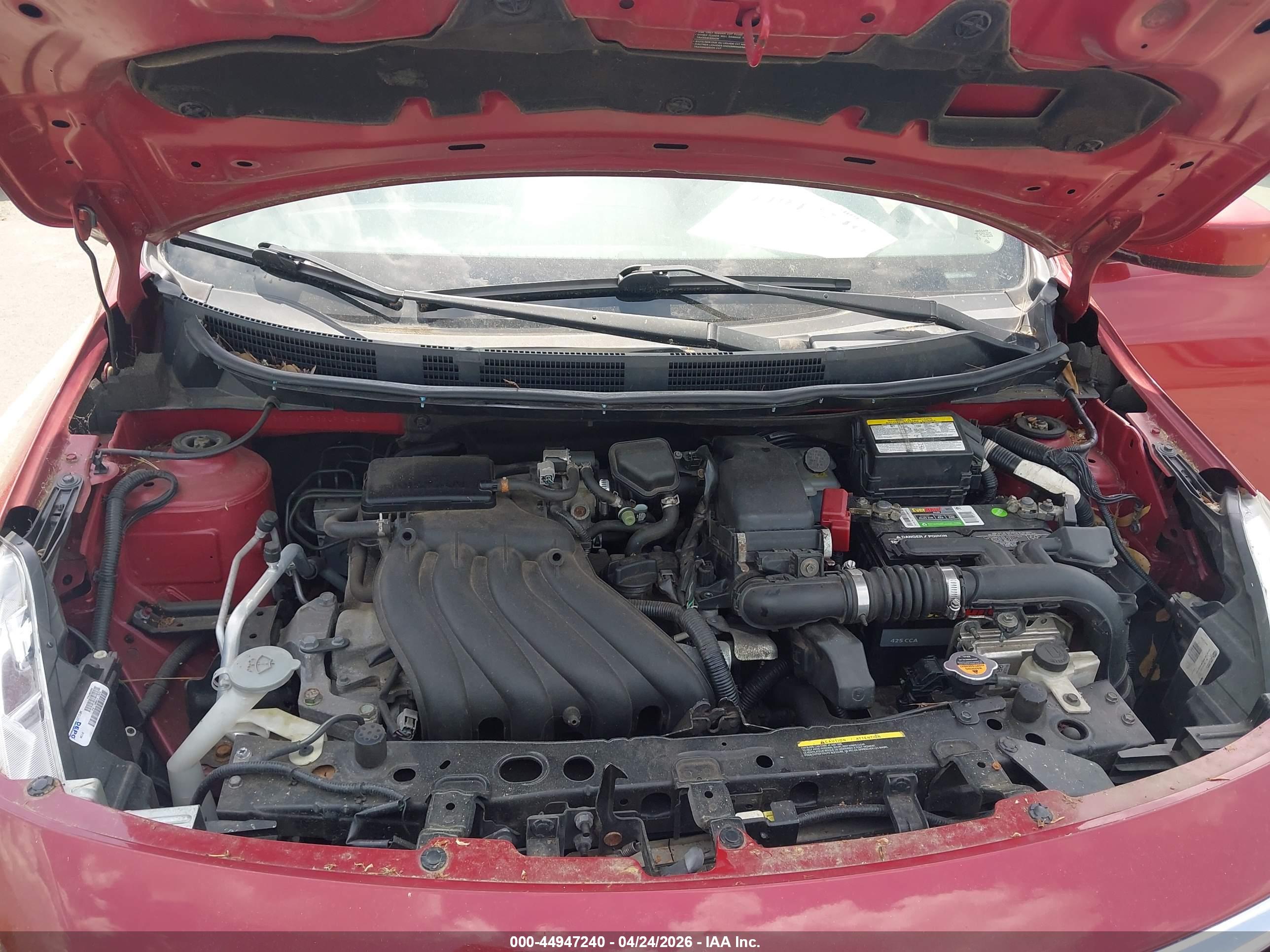 NISSAN VERSA image 10