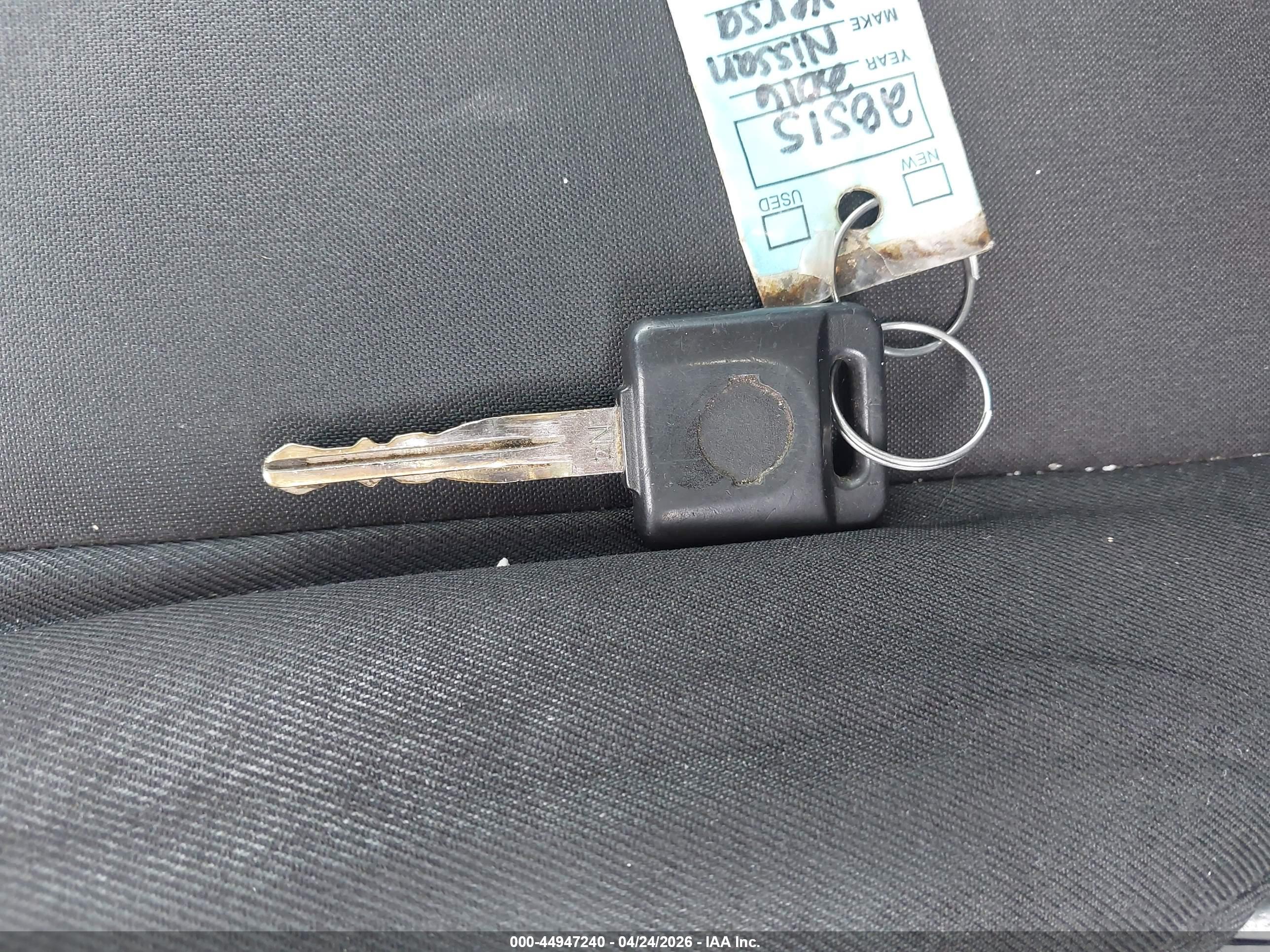 NISSAN VERSA image 11