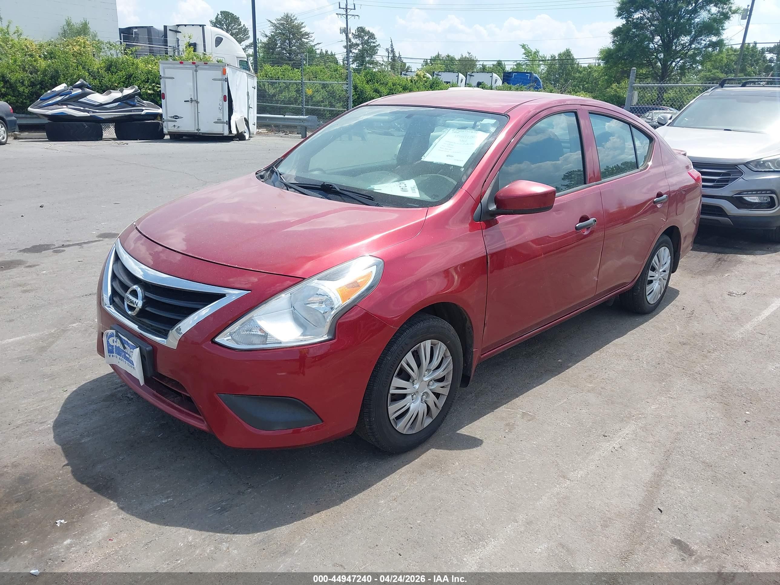 NISSAN VERSA image 2