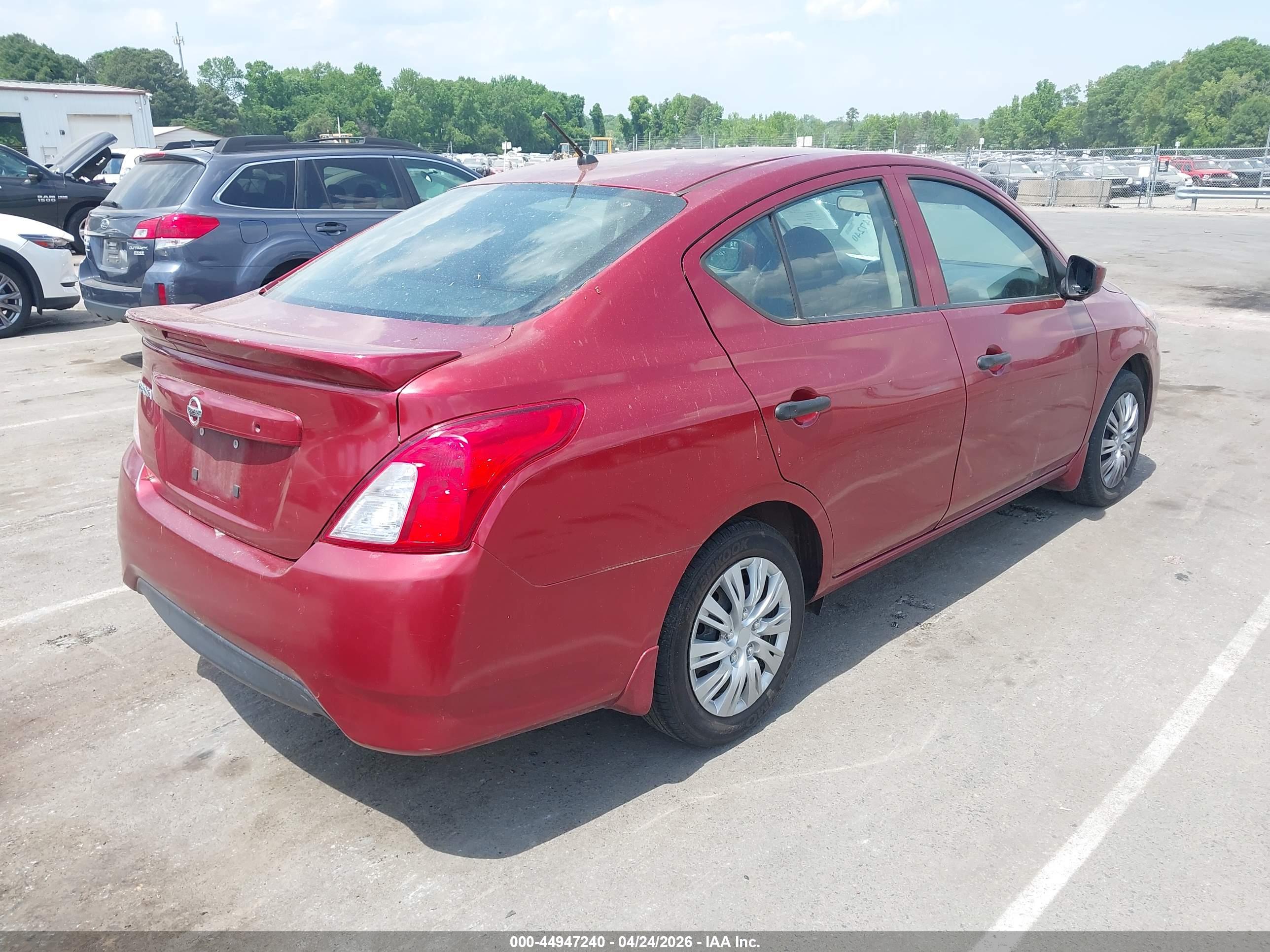 NISSAN VERSA image 4