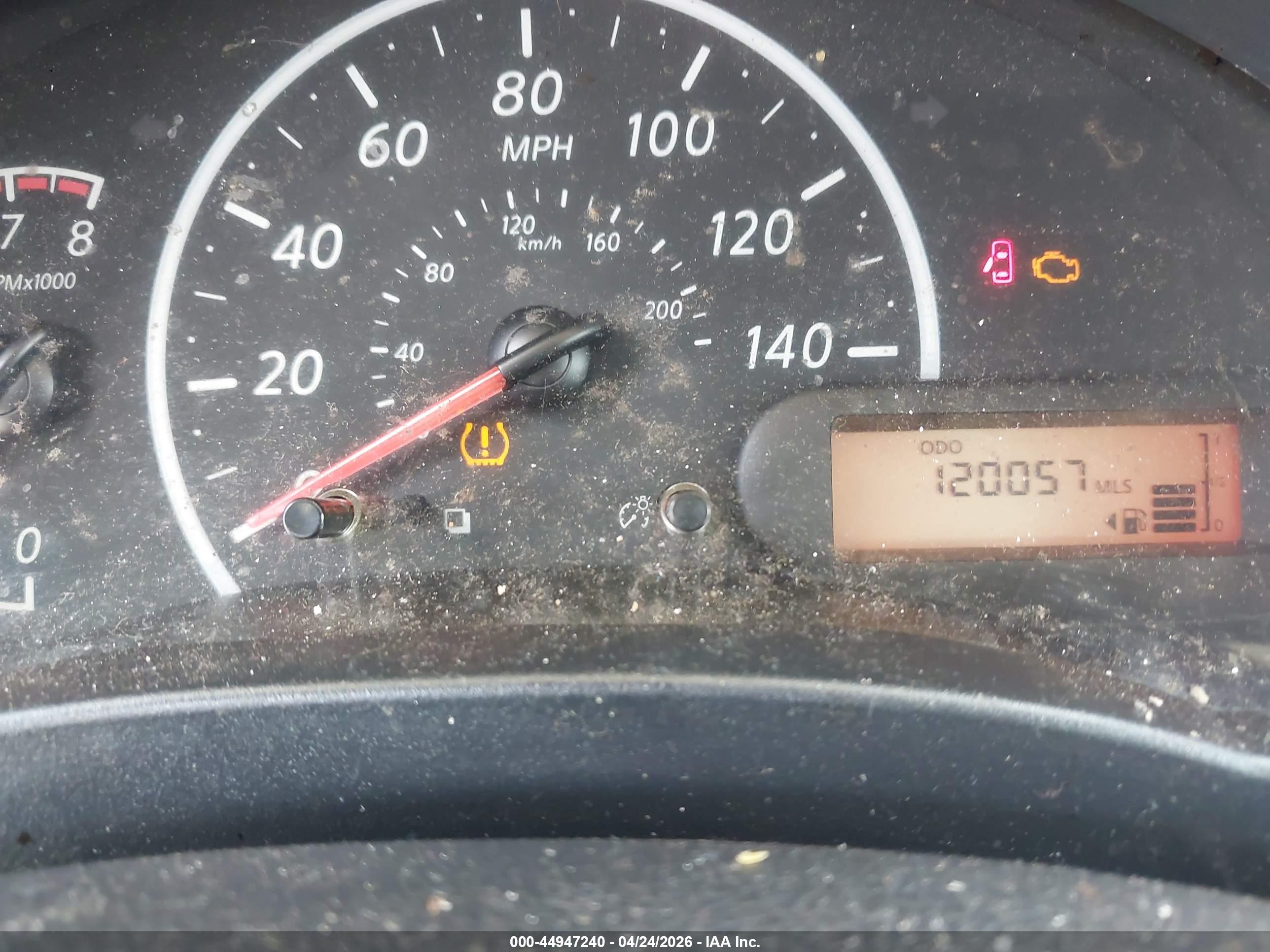 NISSAN VERSA image 7