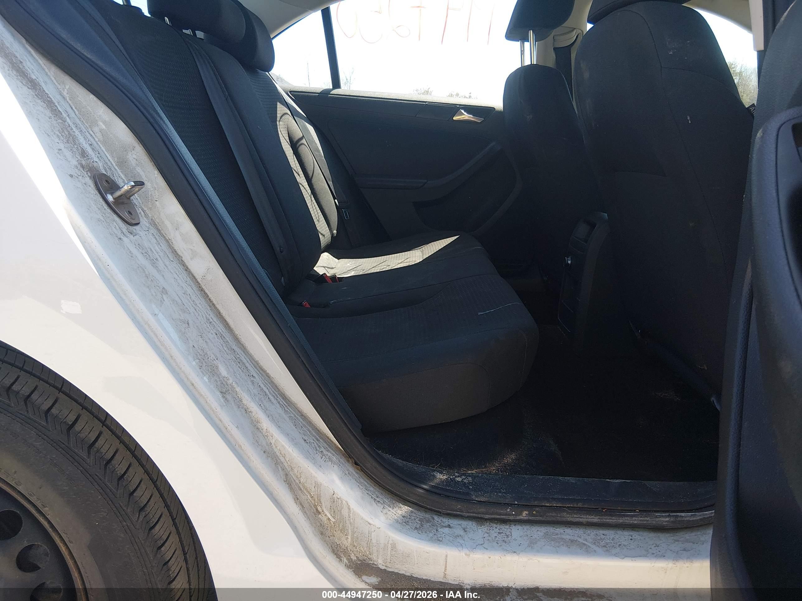 VOLKSWAGEN JETTA image 8