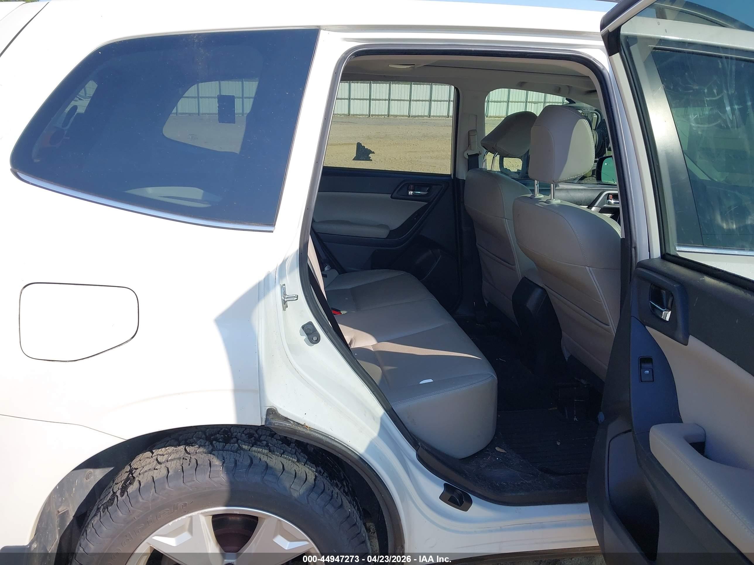 SUBARU FORESTER image 8
