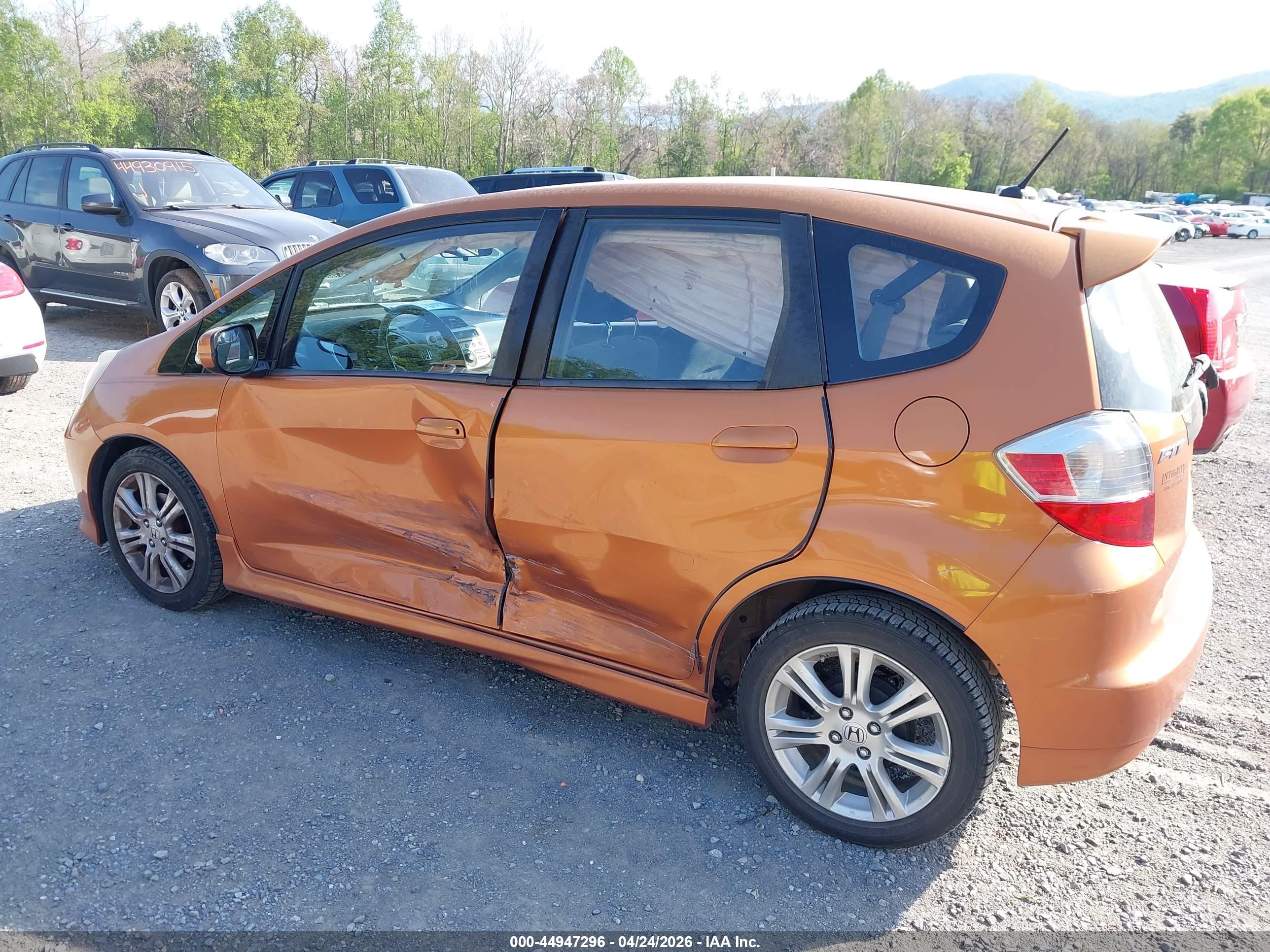 HONDA FIT image 6