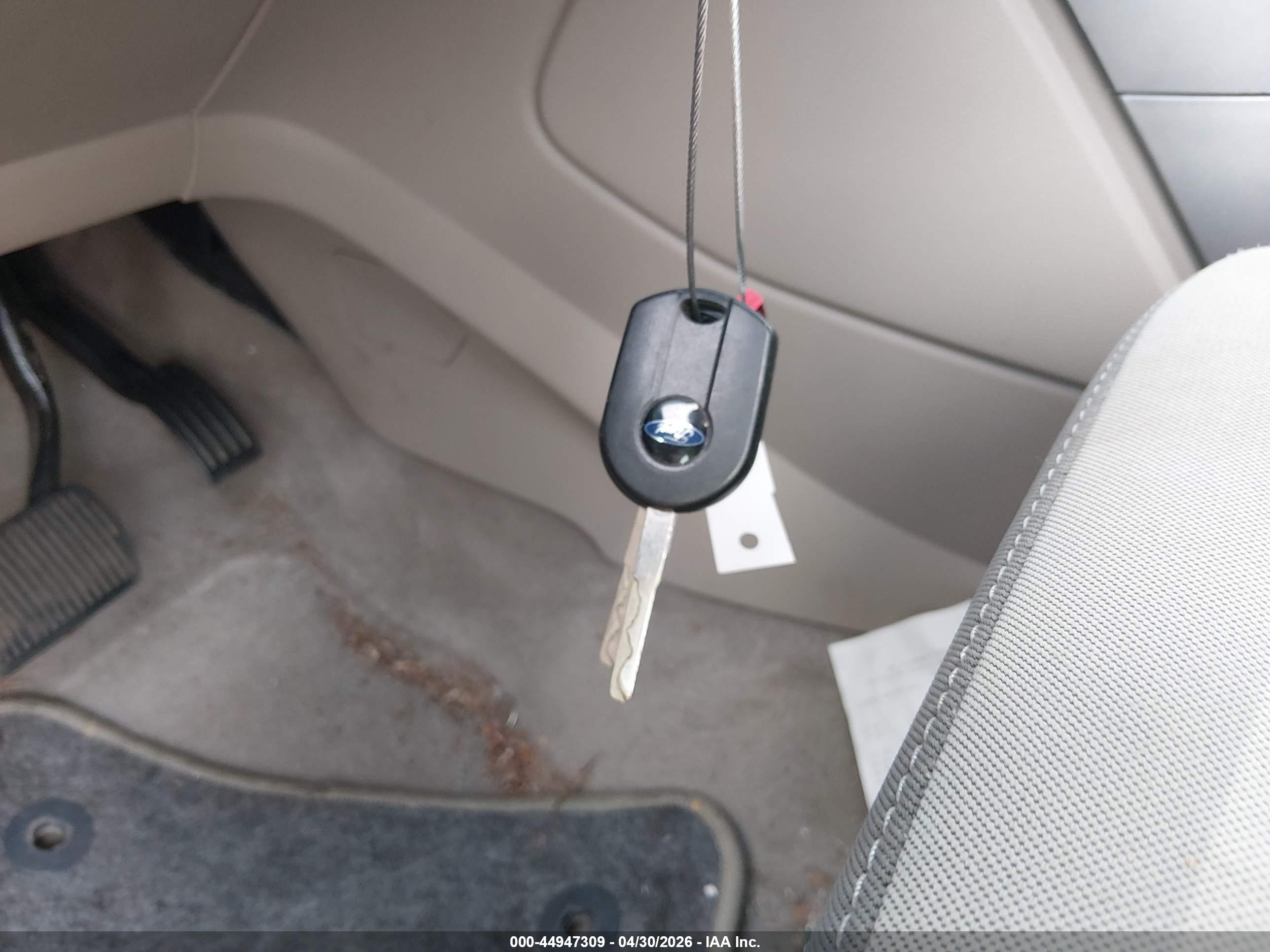 FORD ESCAPE image 11