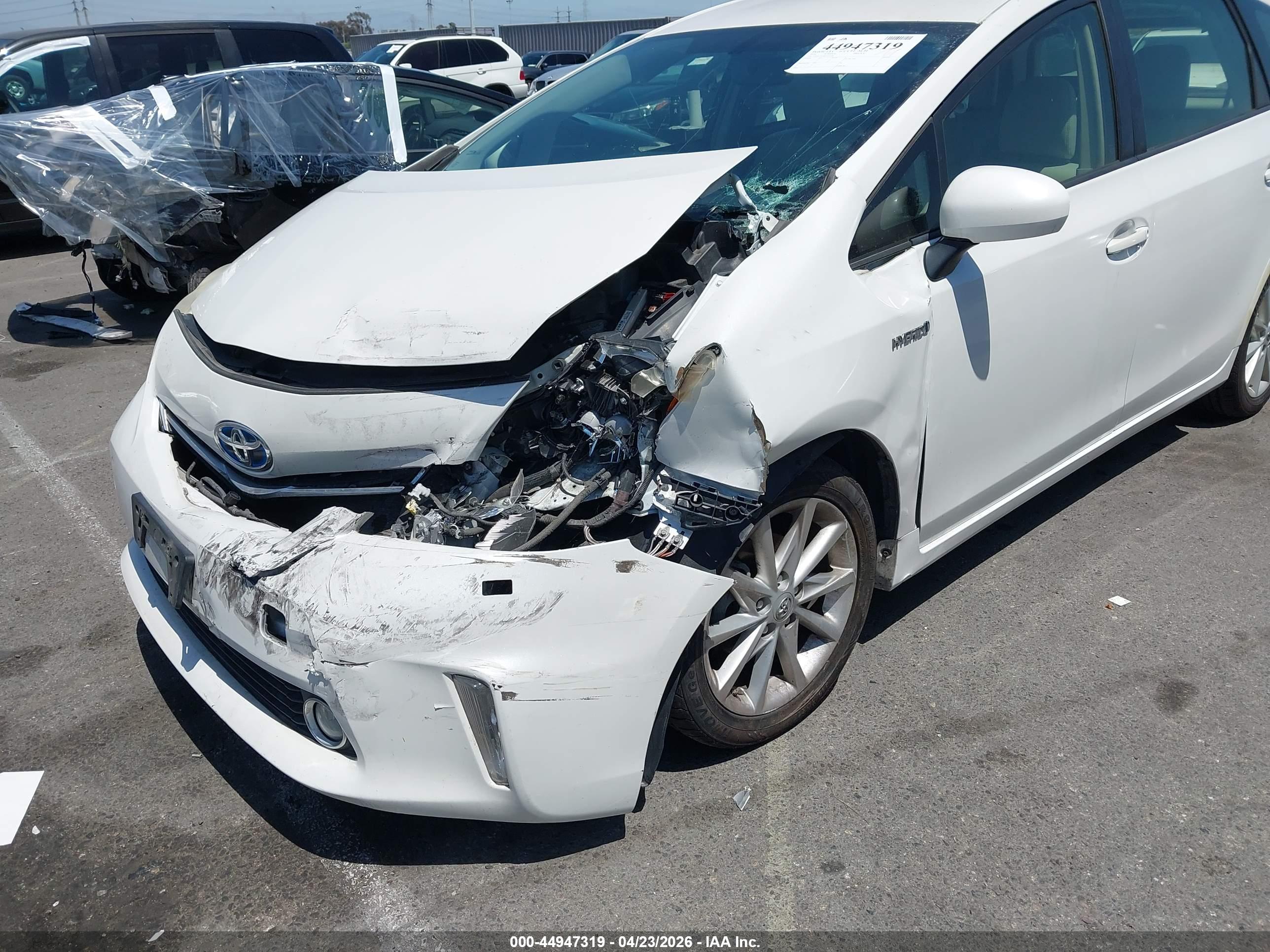 TOYOTA PRIUS image 6