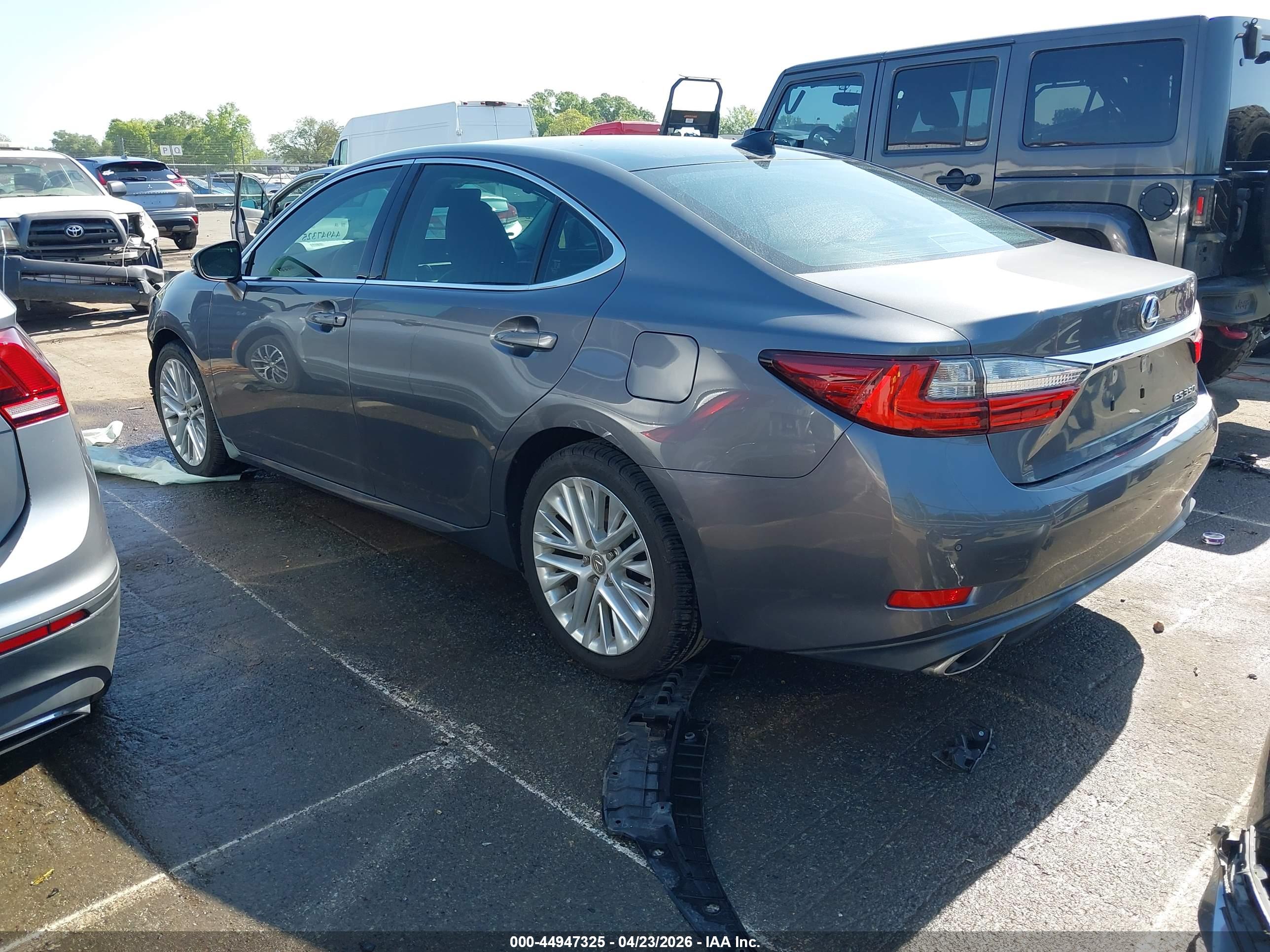 LEXUS ES image 3
