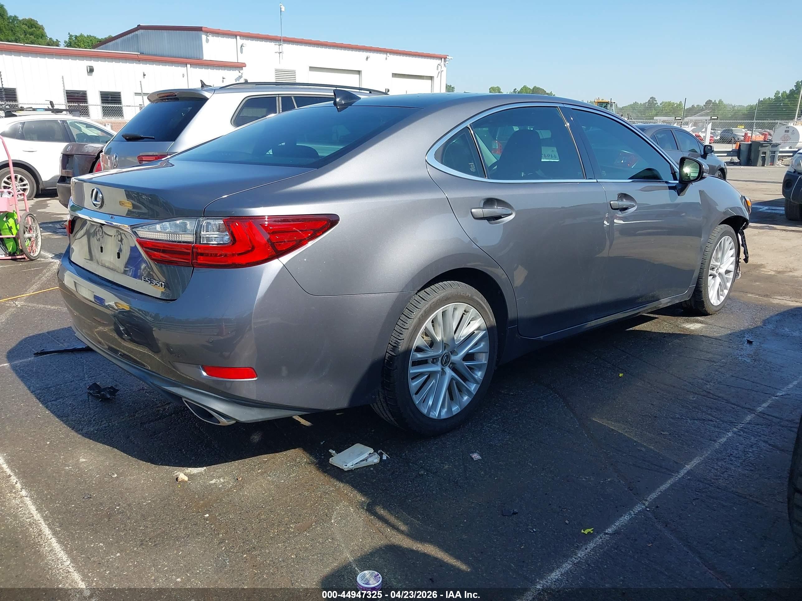 LEXUS ES image 4