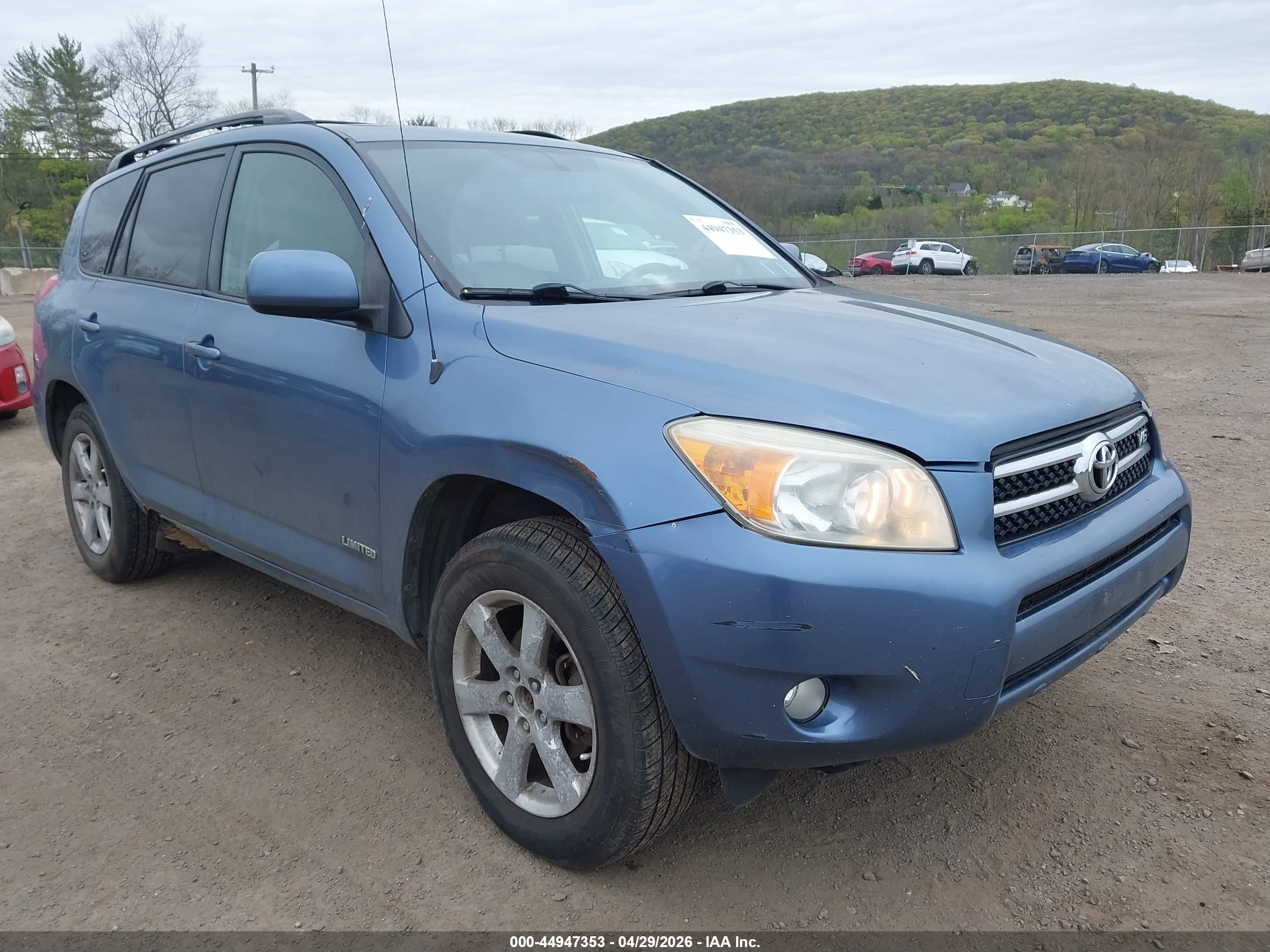 TOYOTA RAV4 image 6