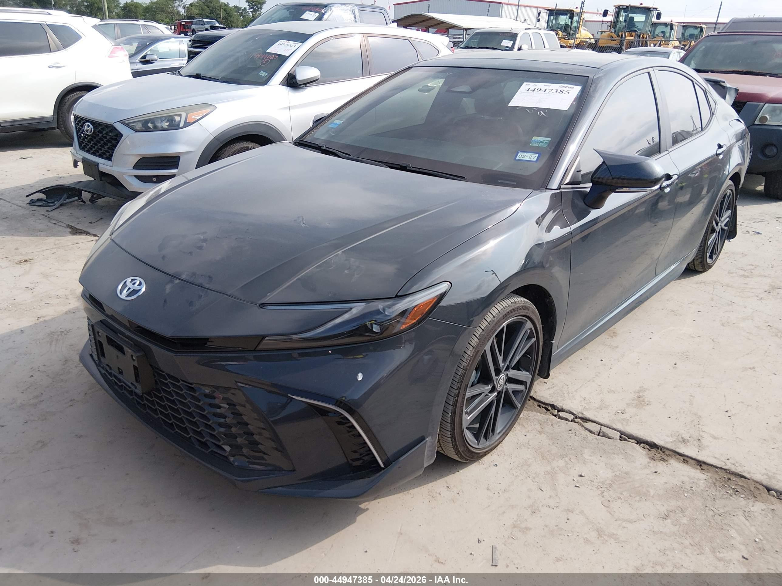 TOYOTA CAMRY image 2