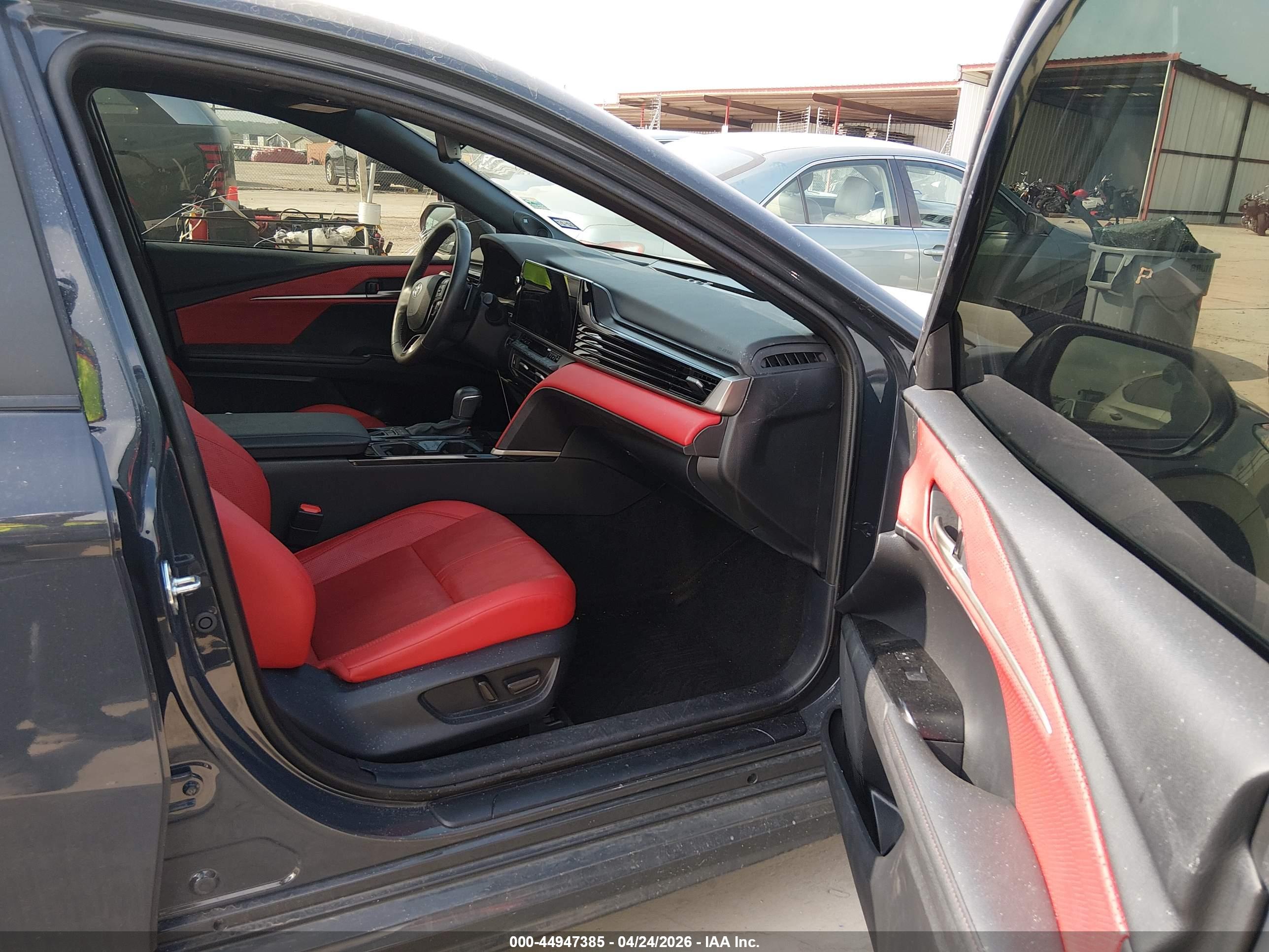 TOYOTA CAMRY image 5