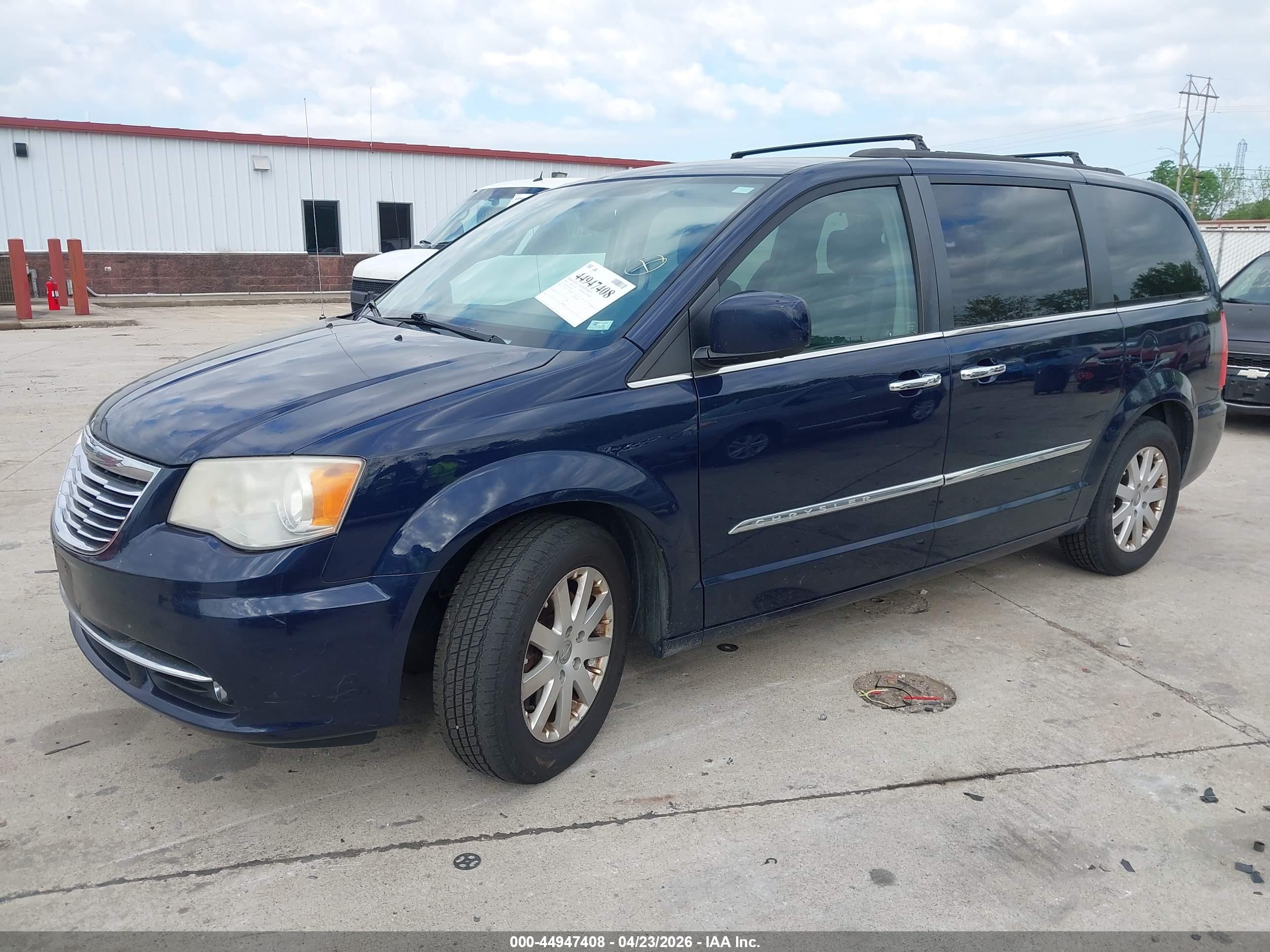 CHRYSLER TOWN image 2