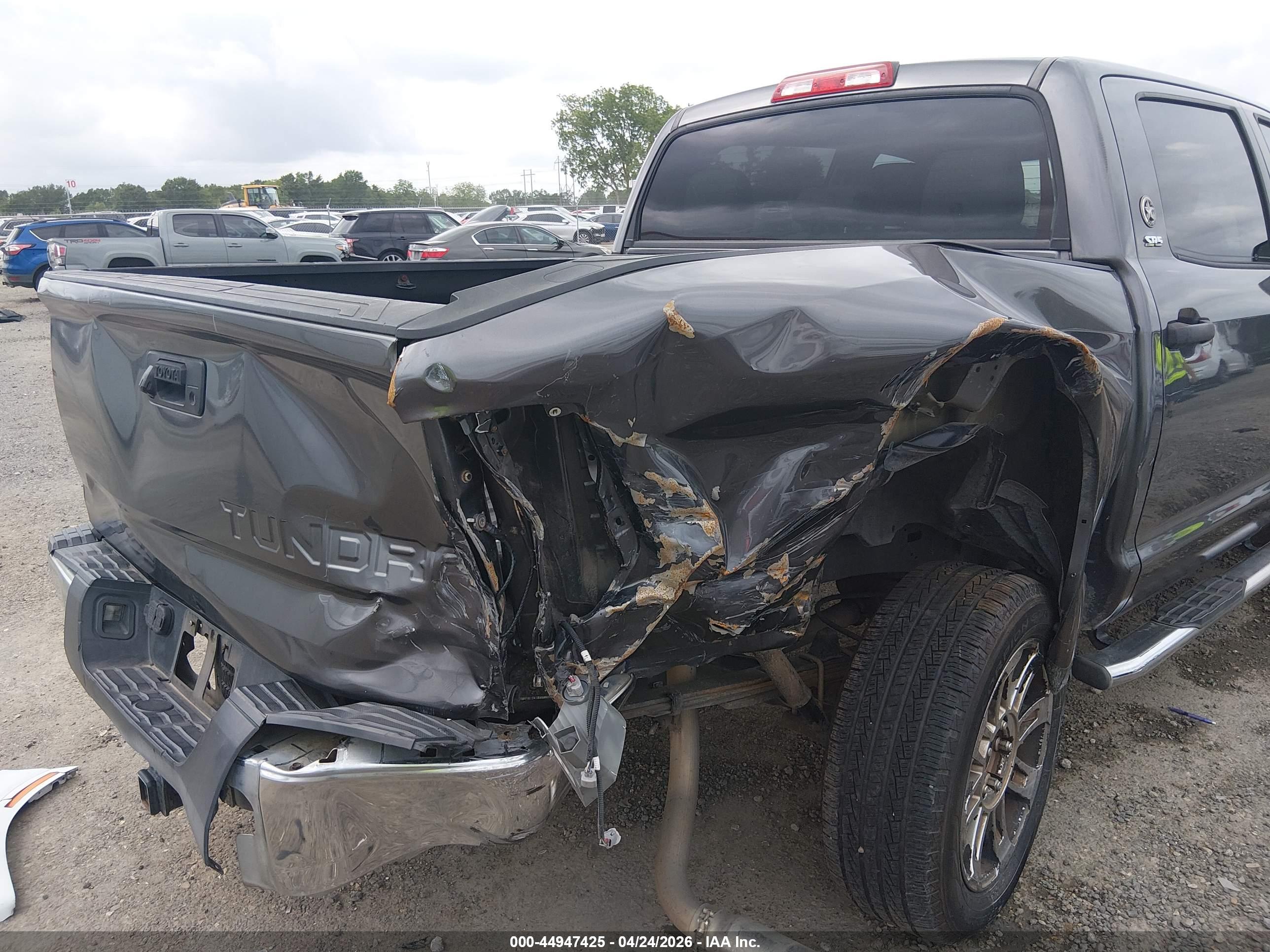 TOYOTA TUNDRA image 6