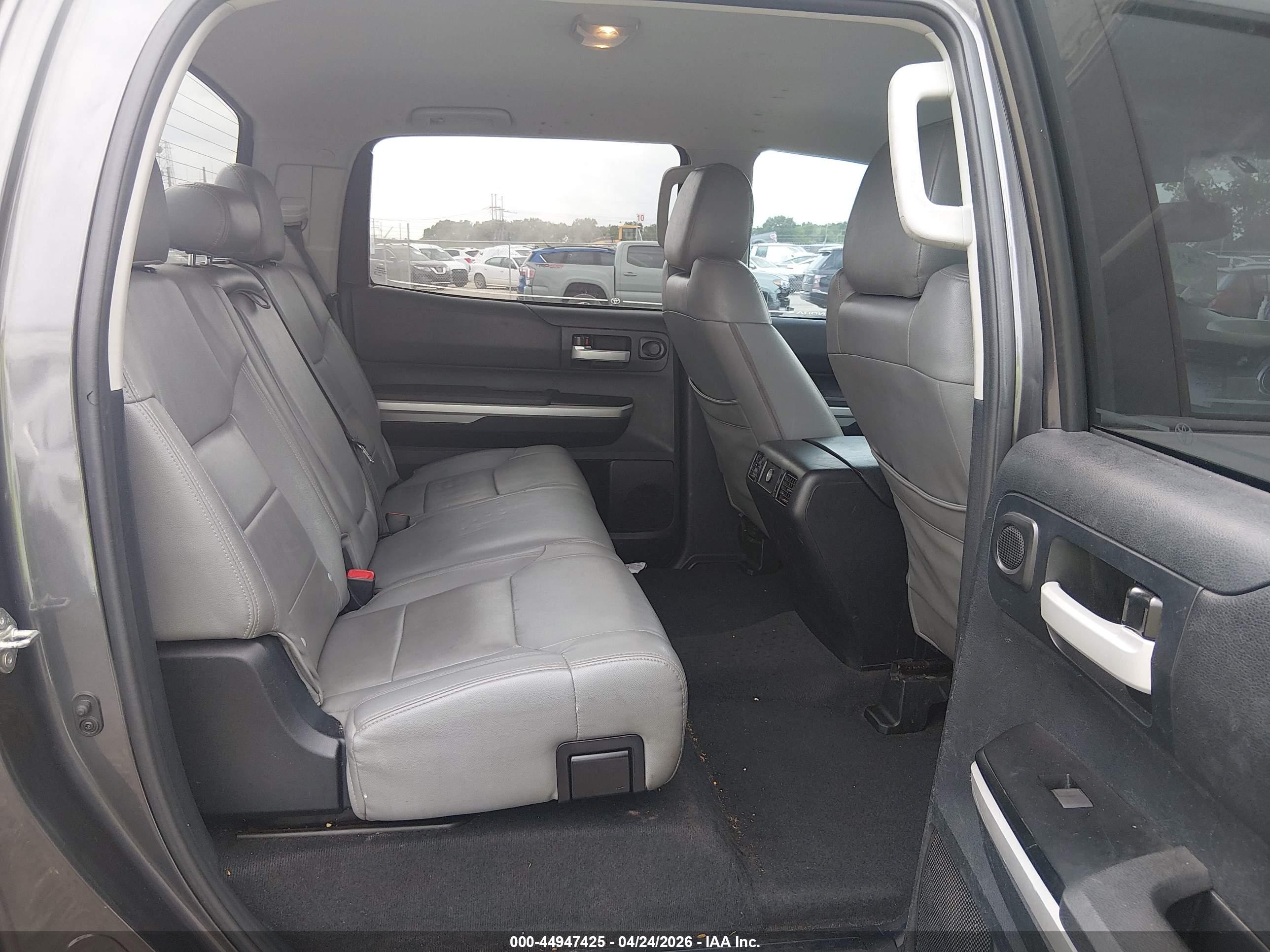 TOYOTA TUNDRA image 8