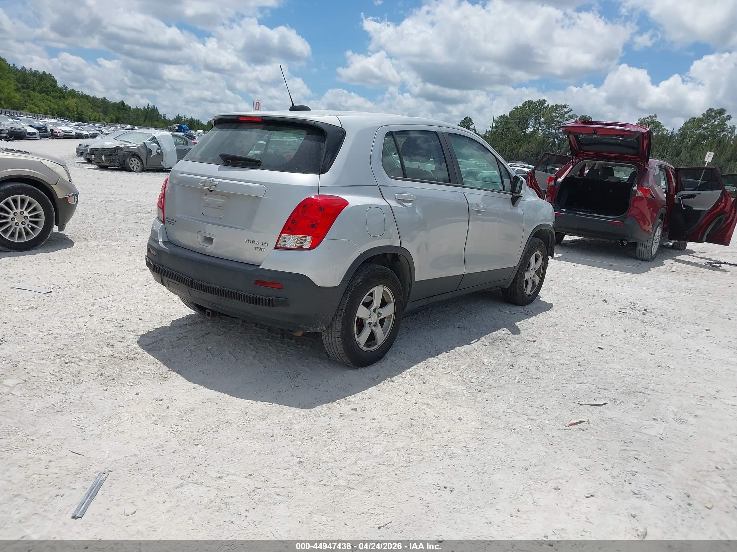 CHEVROLET TRAX image 4