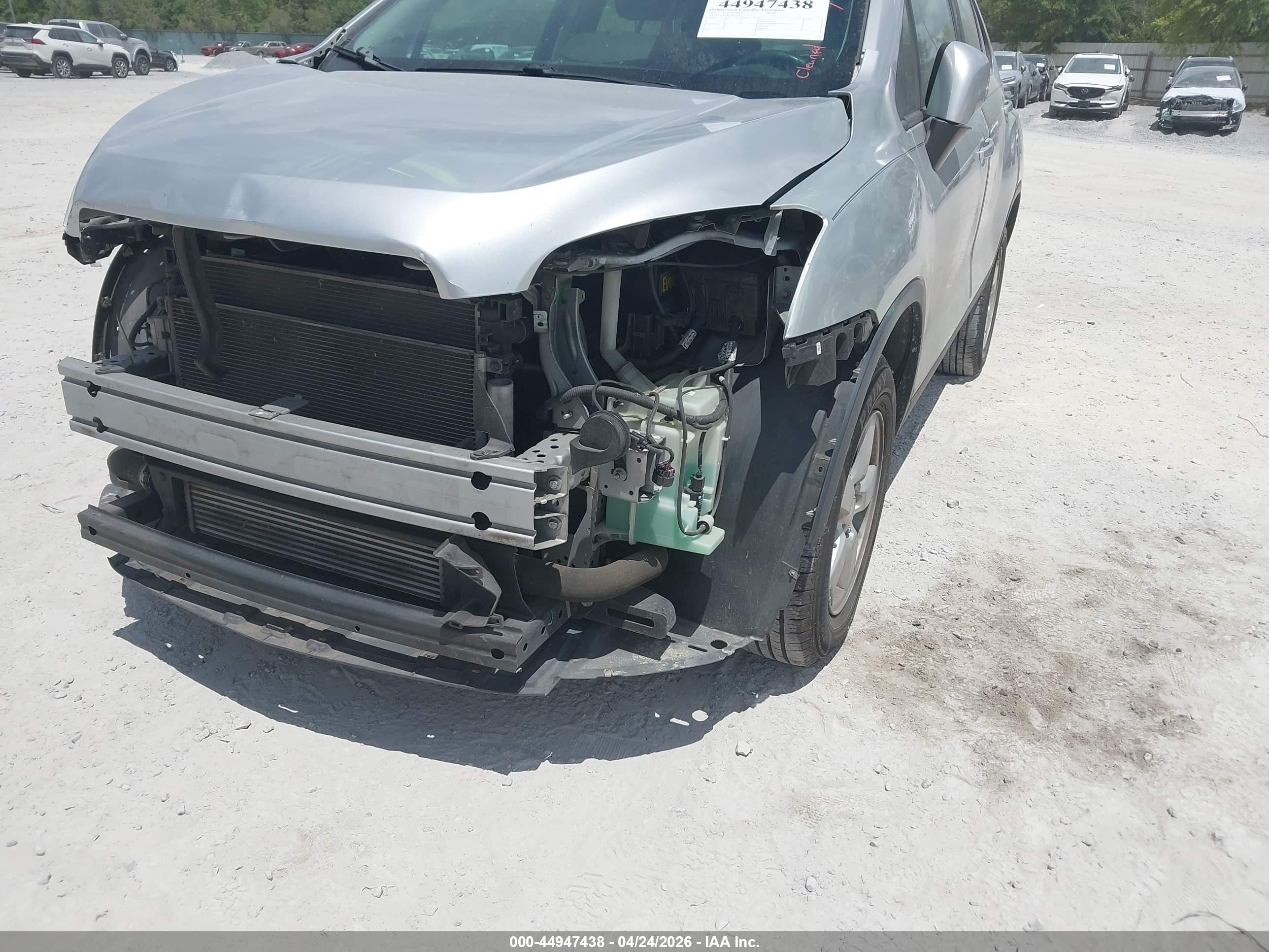 CHEVROLET TRAX image 6