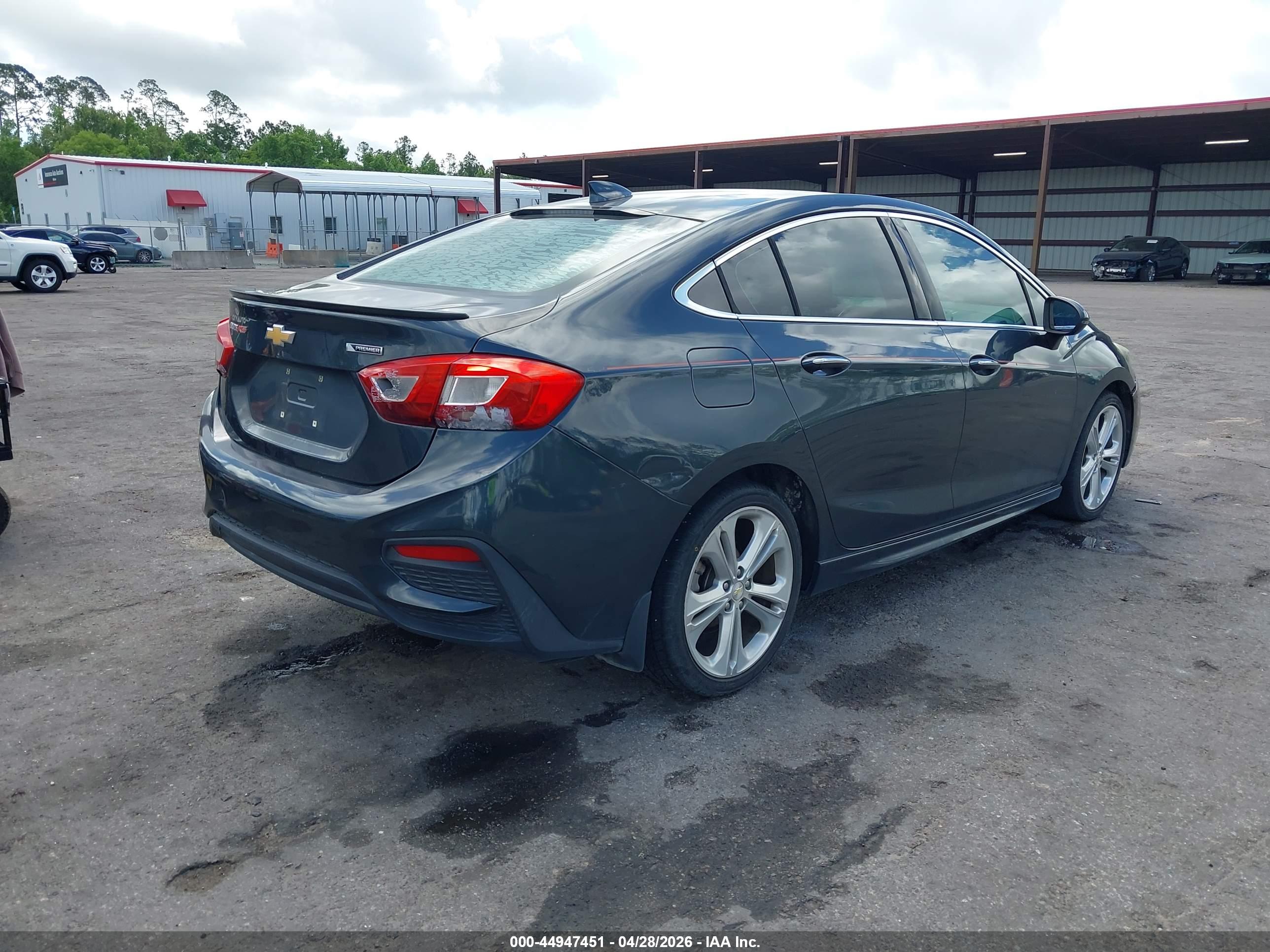 CHEVROLET CRUZE image 4