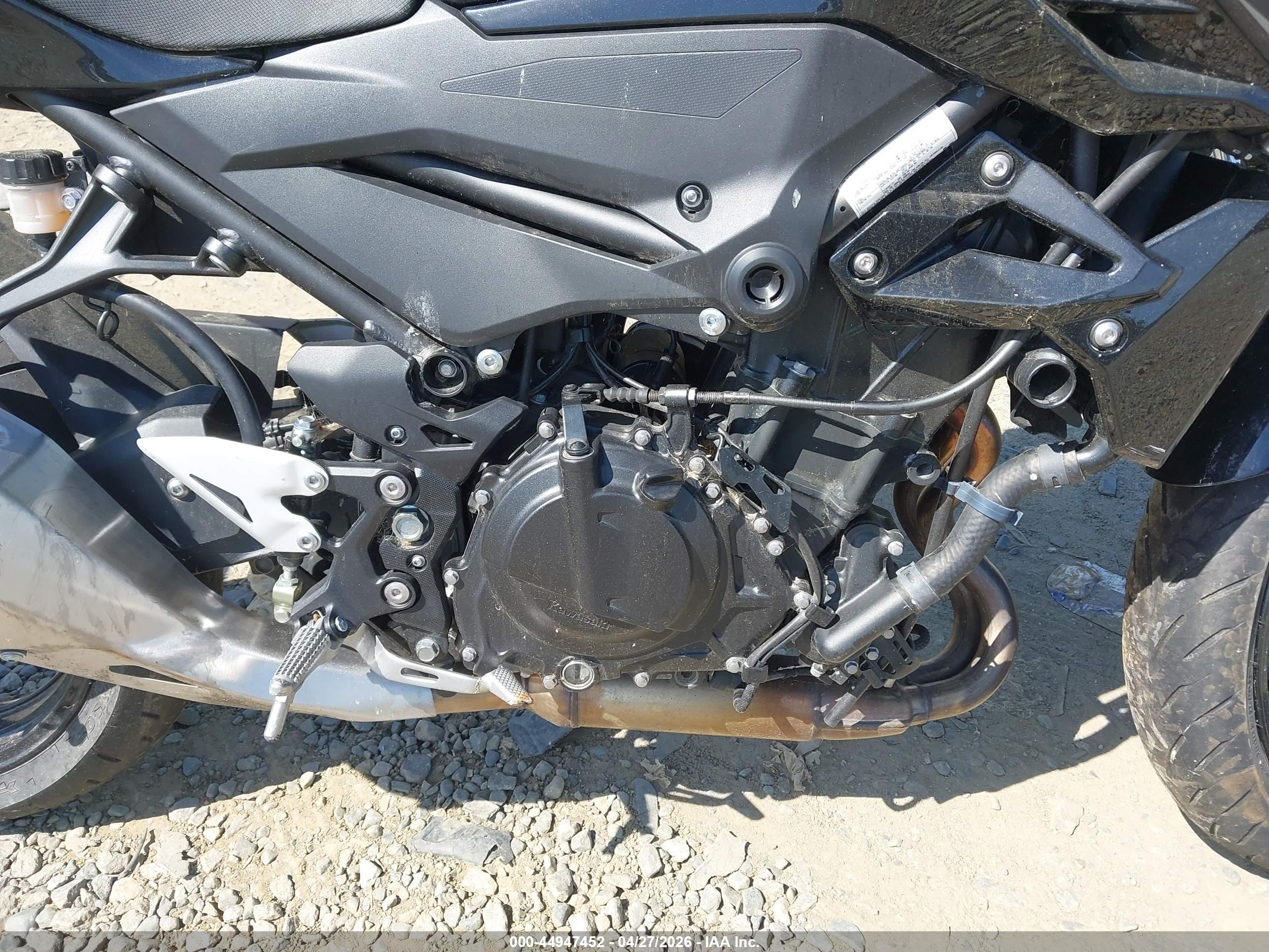 KAWASAKI ER400 image 8