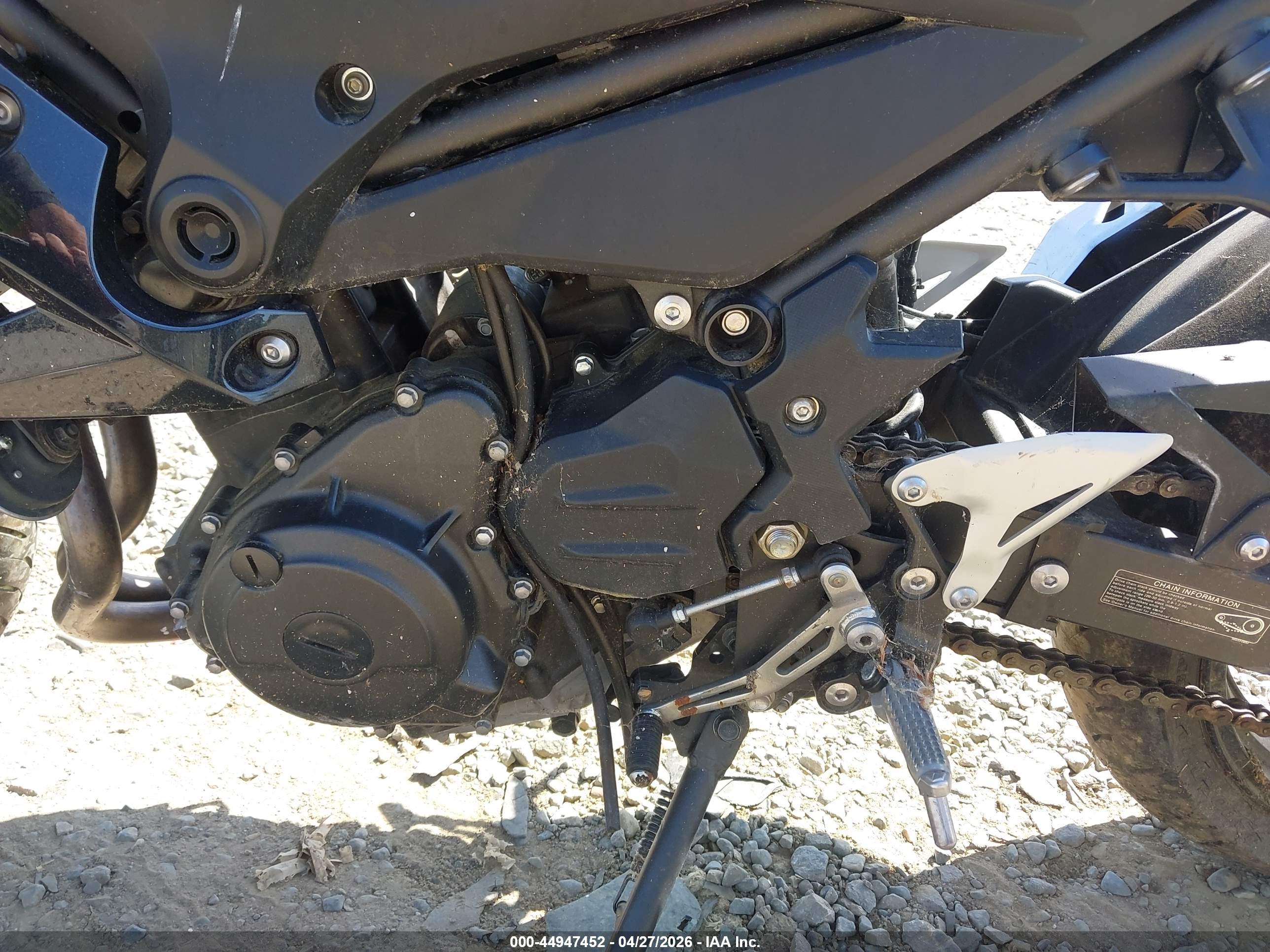 KAWASAKI ER400 image 9