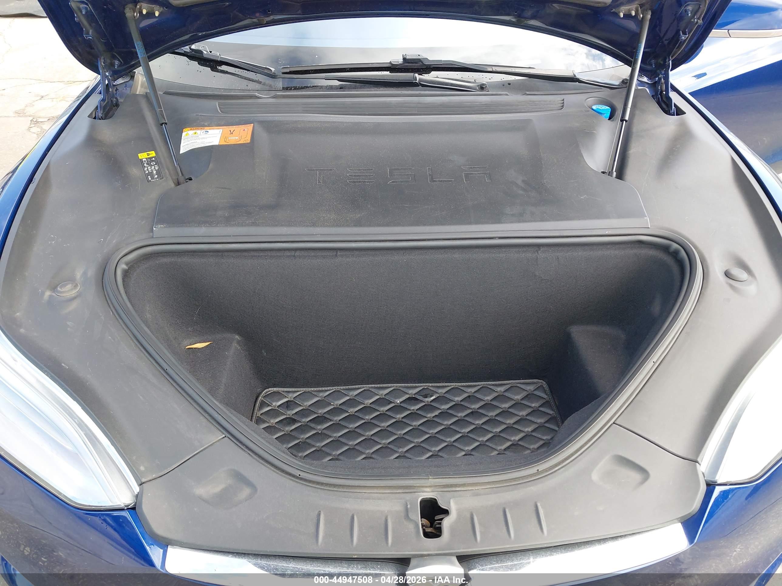 TESLA MODEL image 10