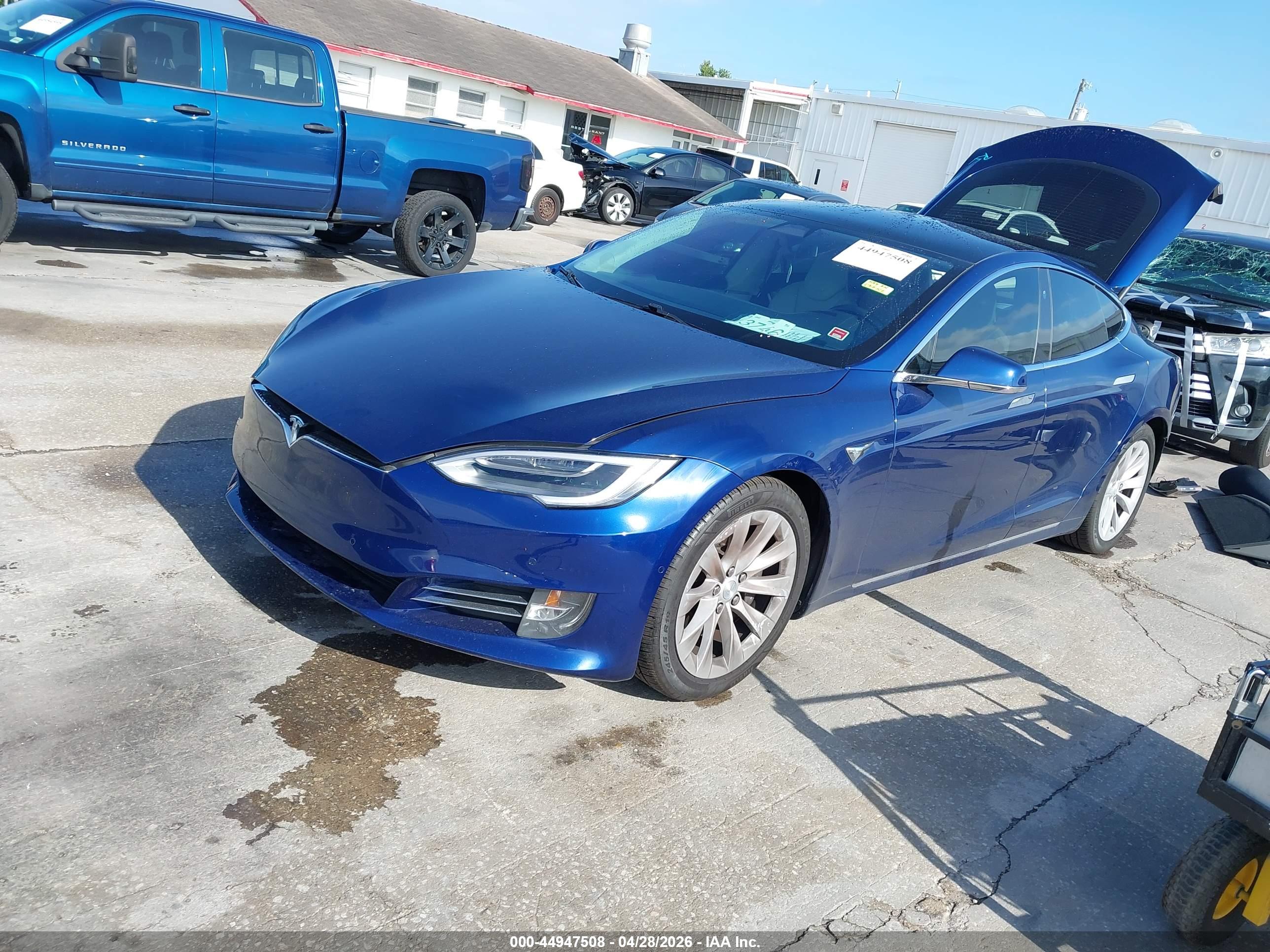 TESLA MODEL image 2