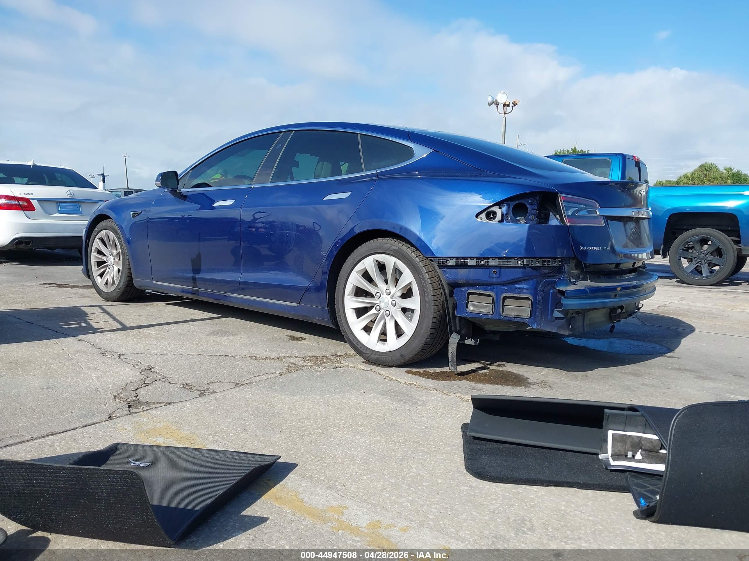 TESLA MODEL image 3