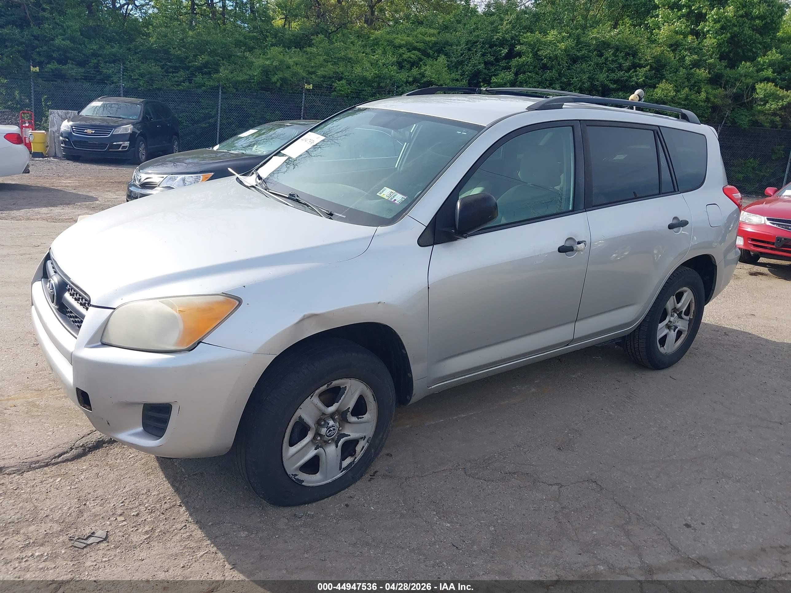 TOYOTA RAV4 image 2