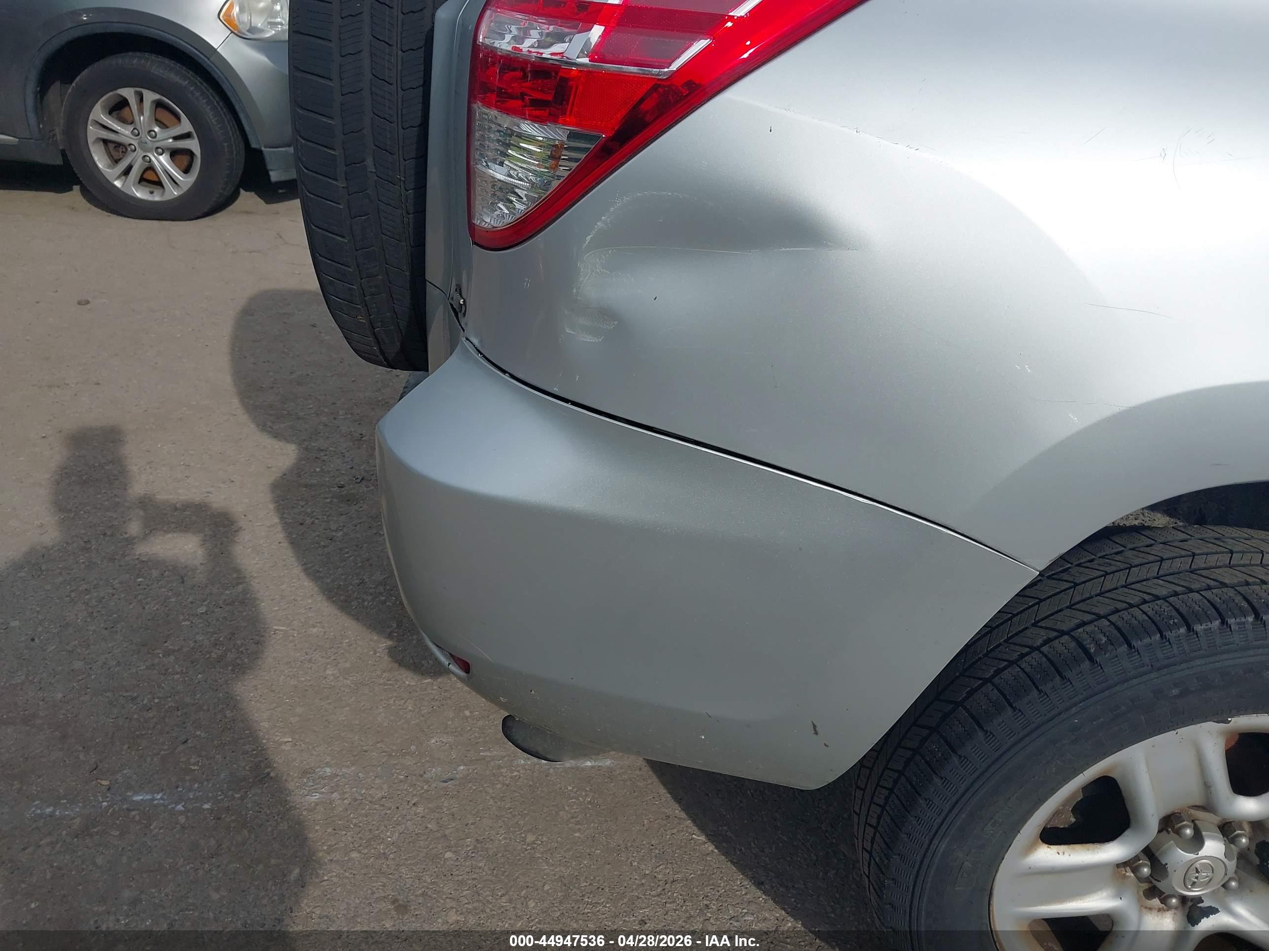 TOYOTA RAV4 image 6