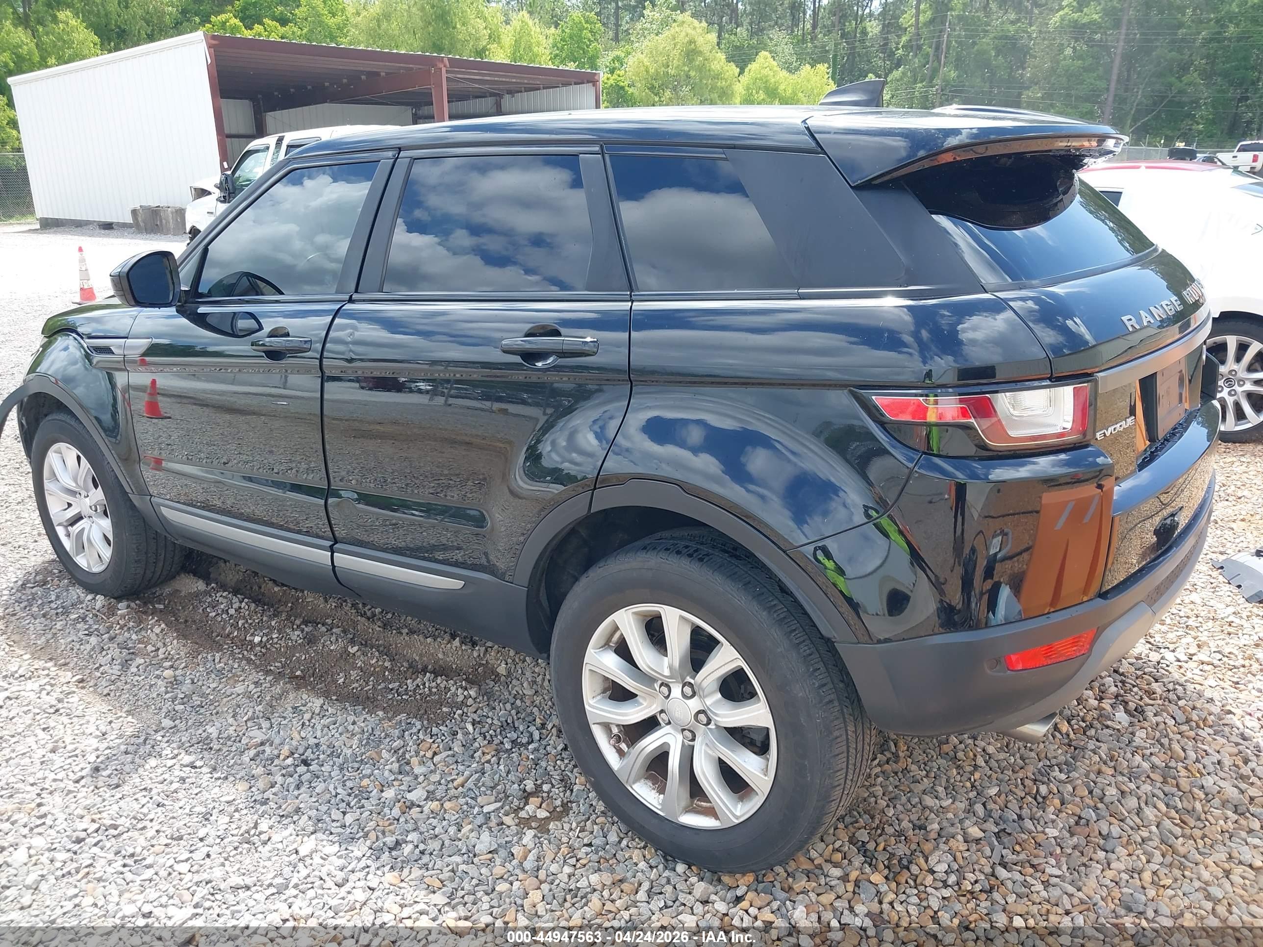LAND ROVER image 3