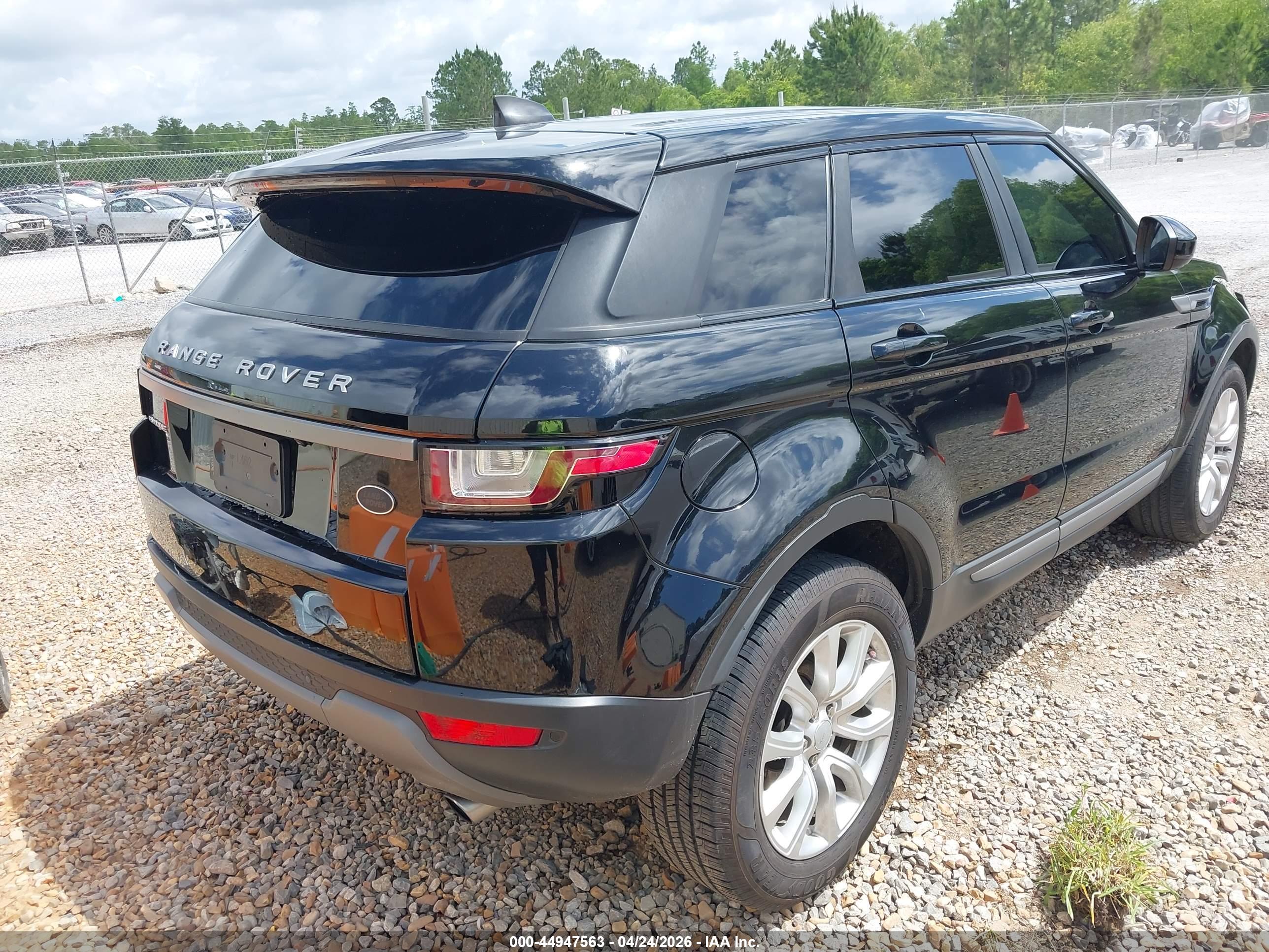 LAND ROVER image 4