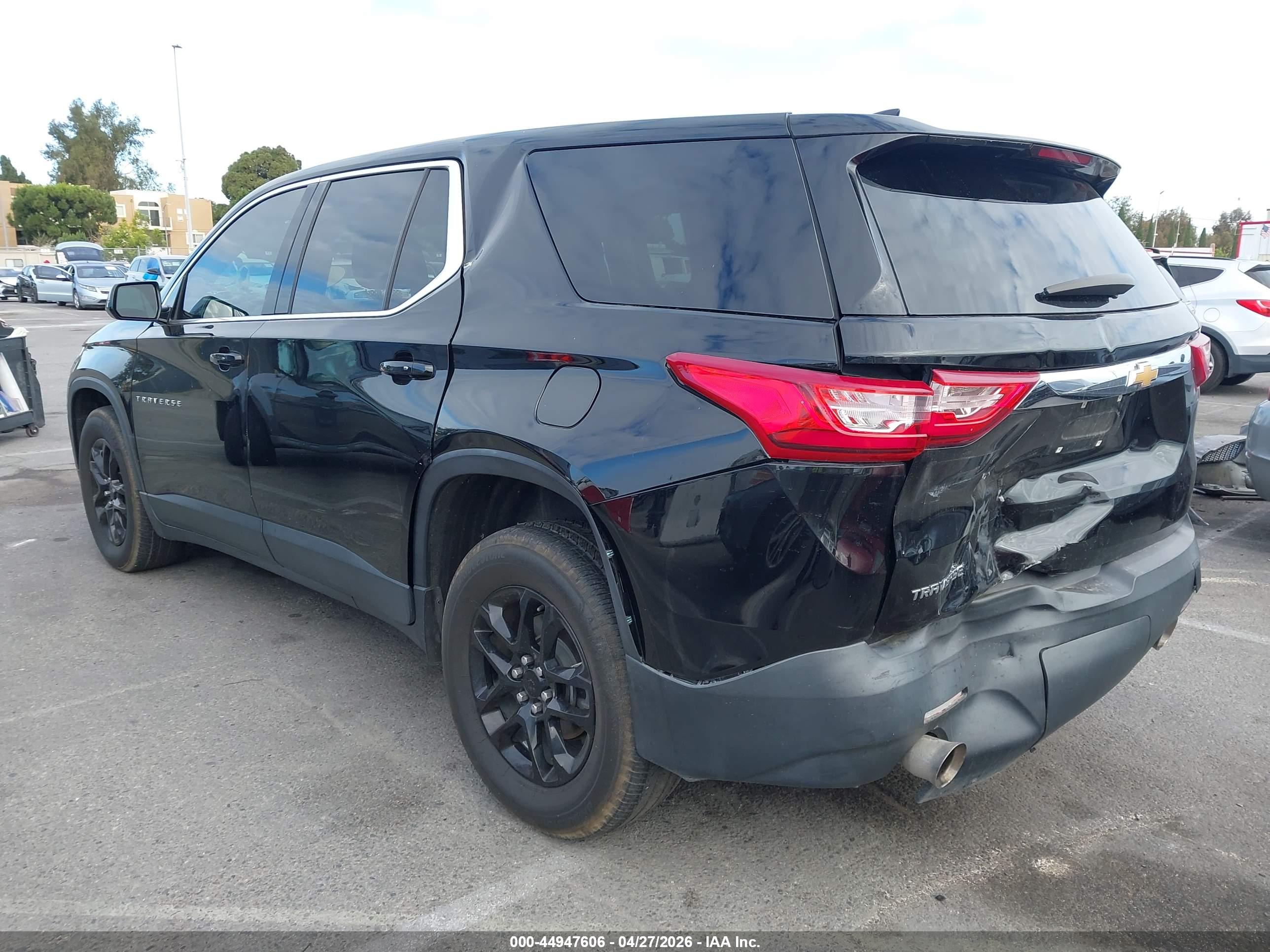 CHEVROLET TRAVERSE image 3