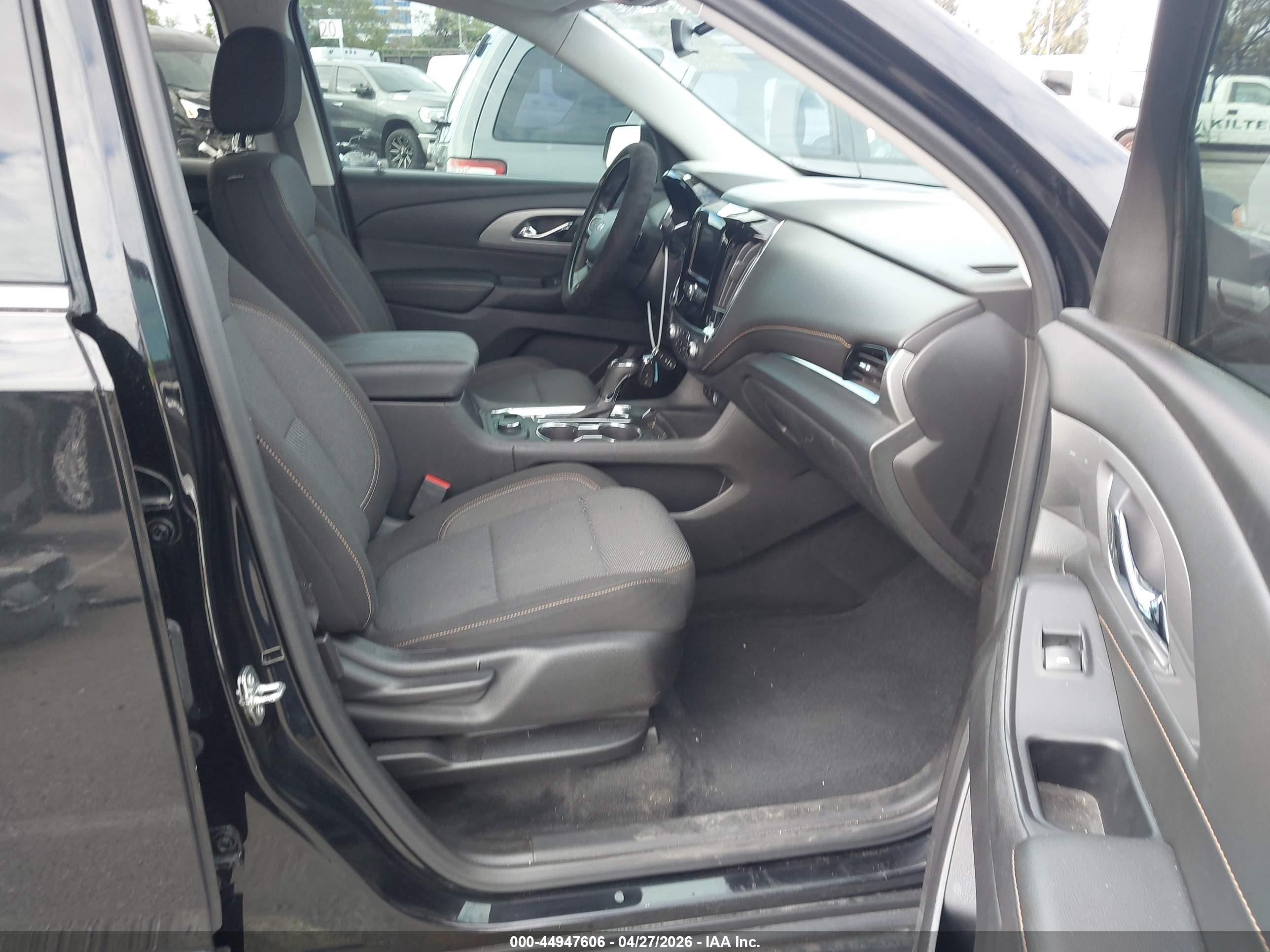 CHEVROLET TRAVERSE image 5