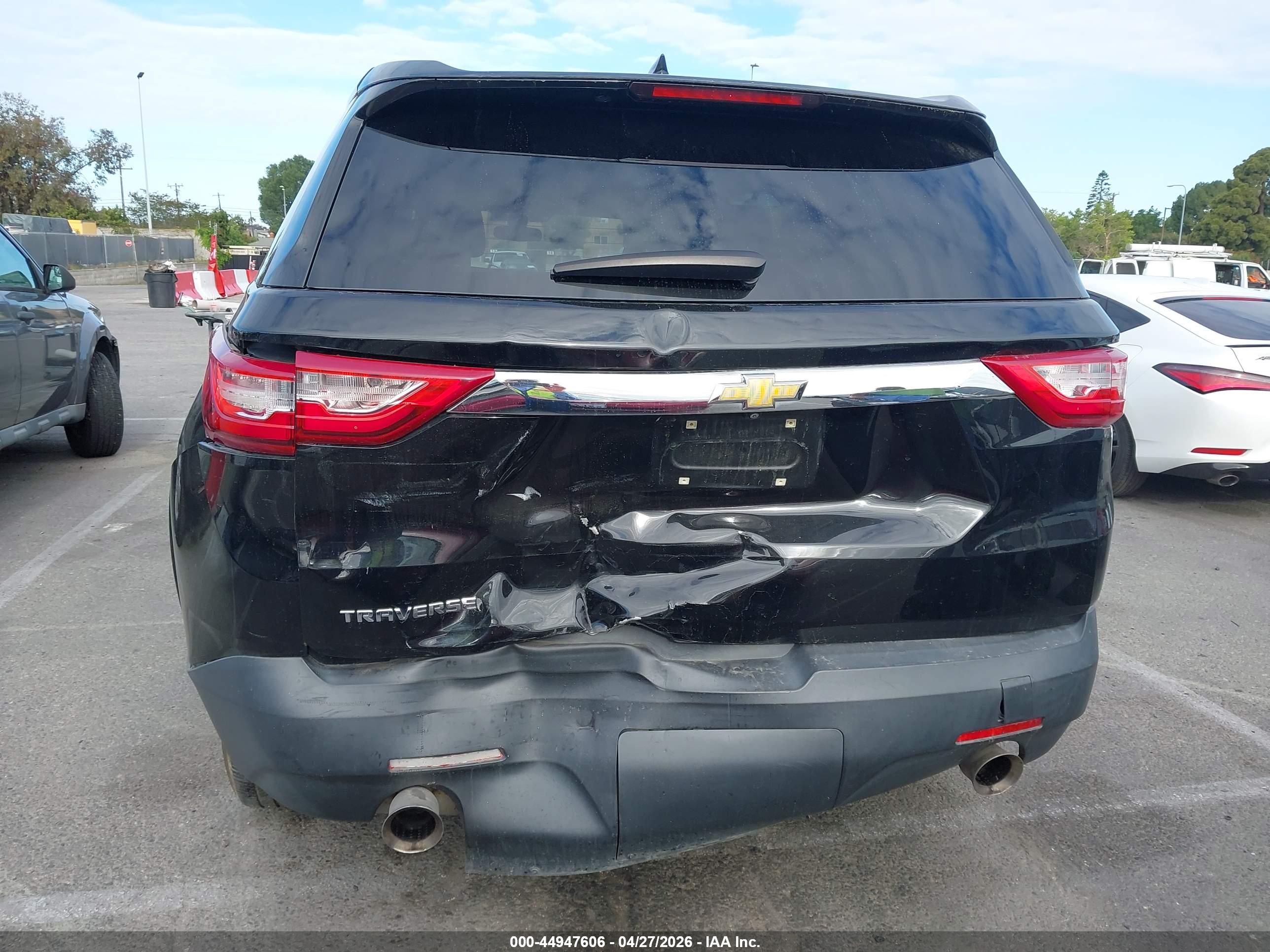 CHEVROLET TRAVERSE image 6