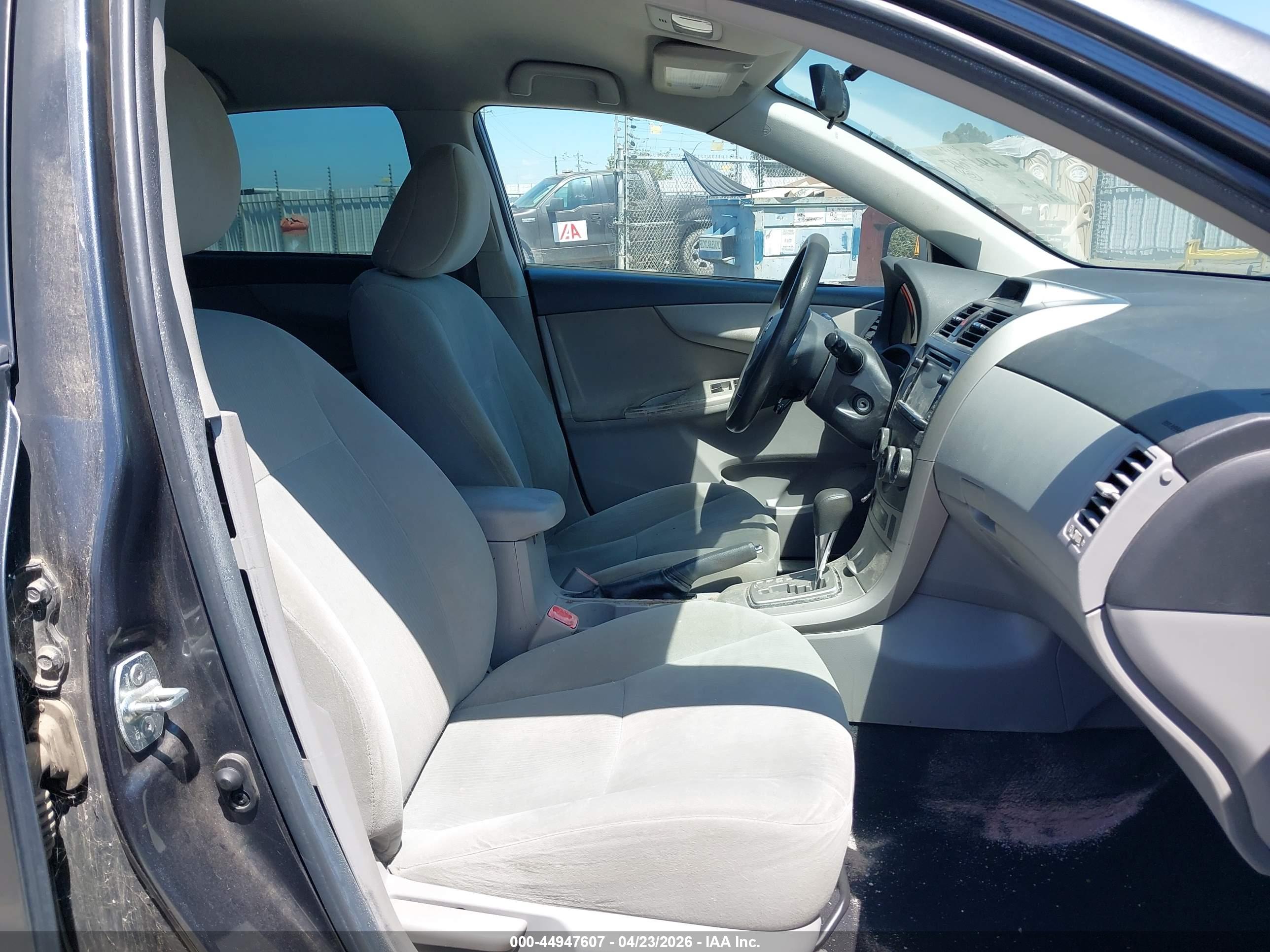 TOYOTA COROLLA image 5