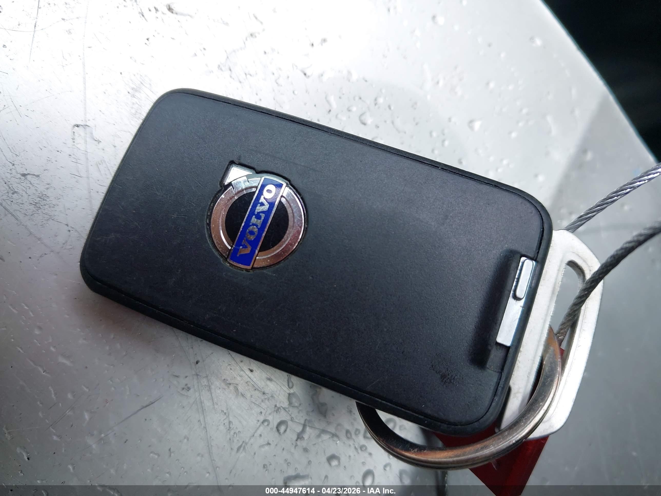 VOLVO S60 image 11
