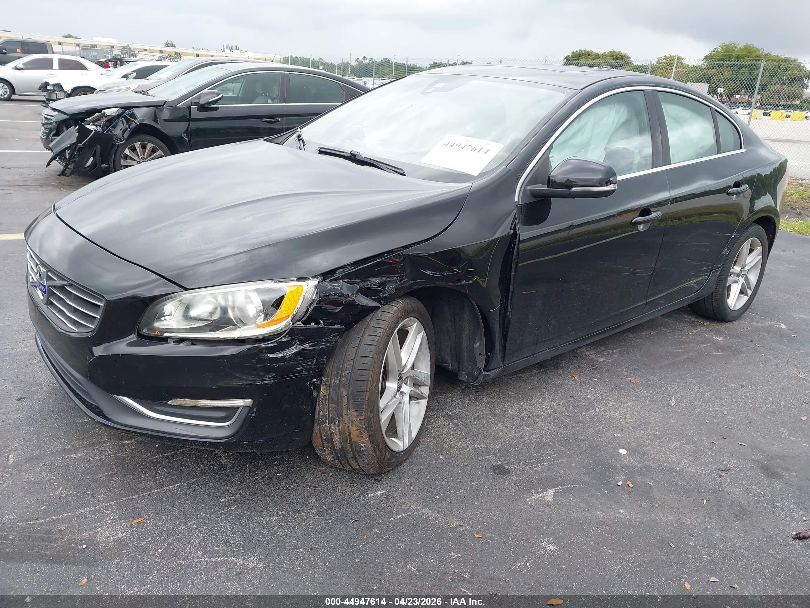 VOLVO S60 image 2